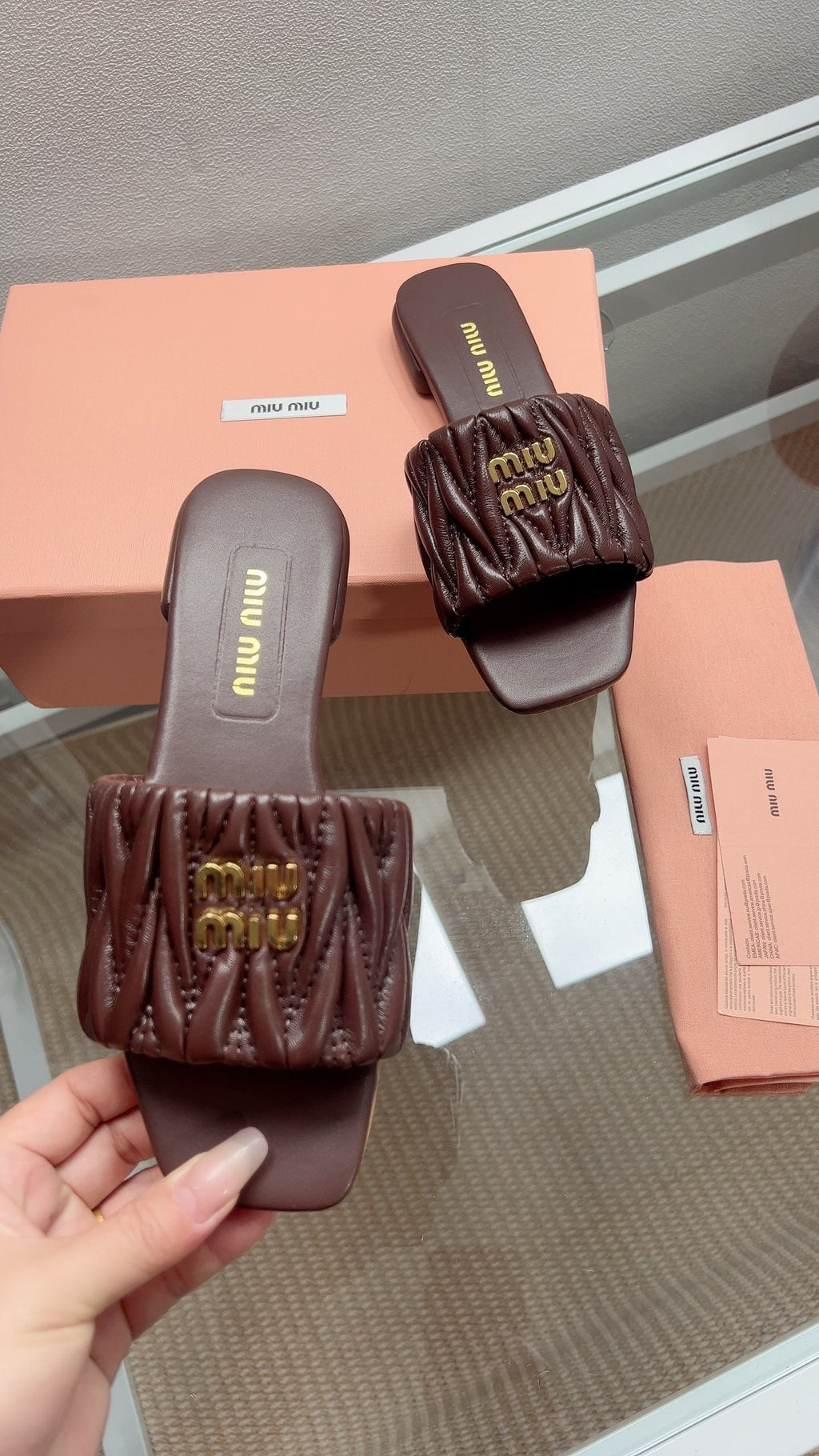 Miu Sandal Brown Matelassé Leather 739549