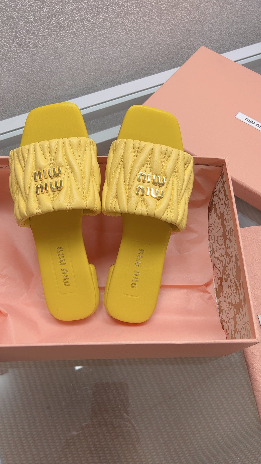 Miu Sandal Yellow Matelassé Leather 739550