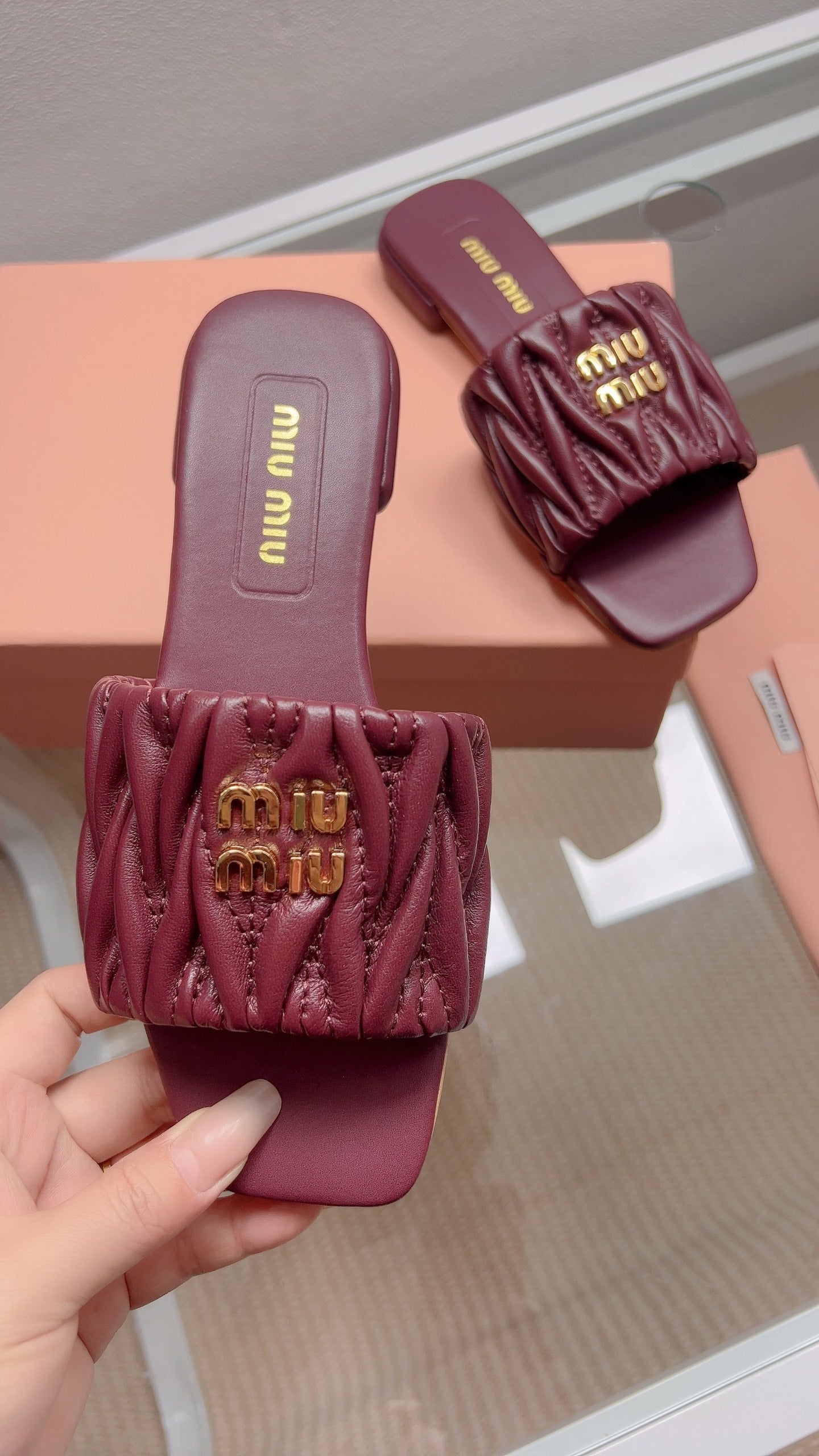 Miu Sandal Burgundy Matelassé Leather 739552