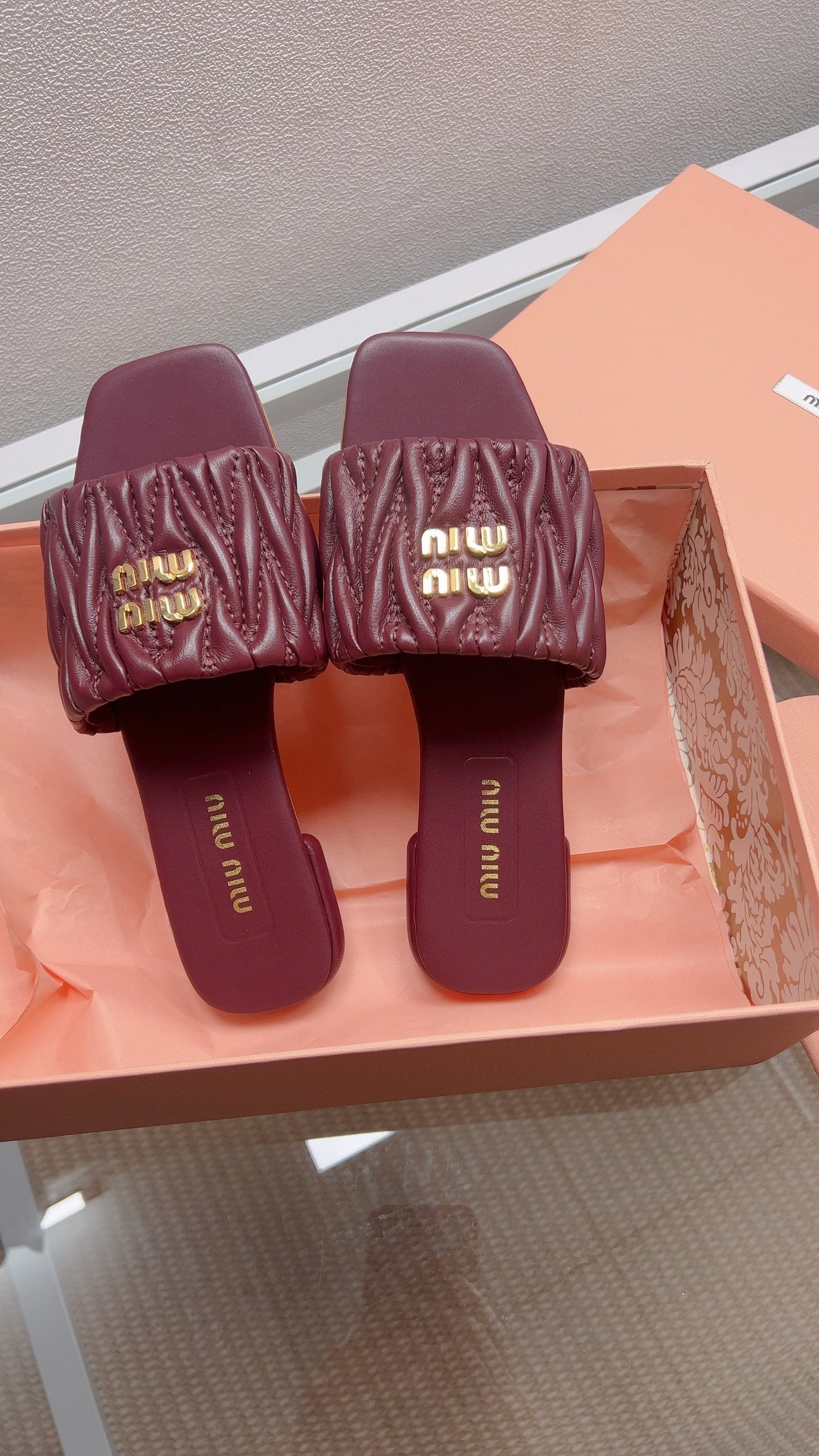 Miu Sandal Burgundy Matelassé Leather 739552