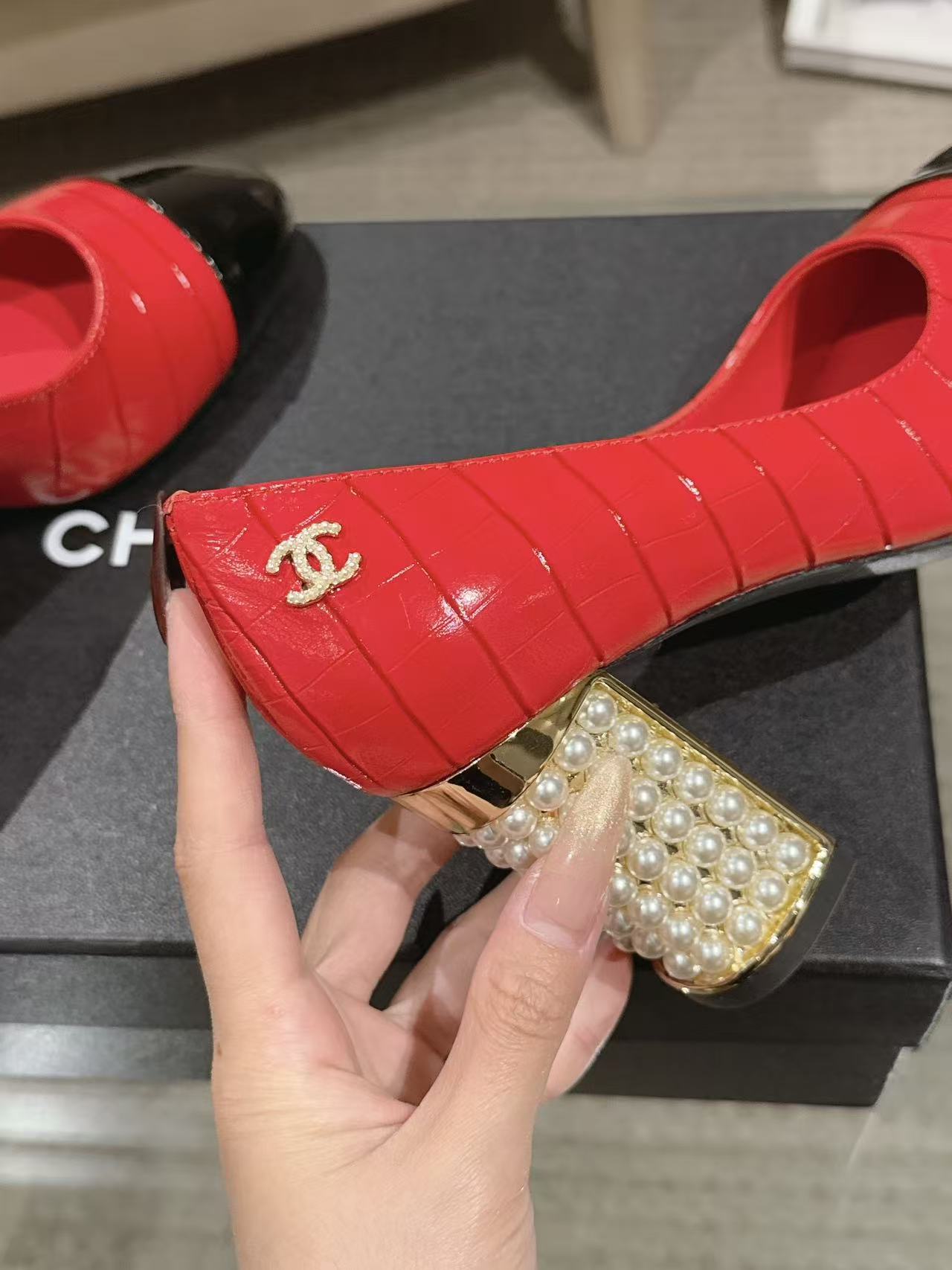 Chanel 26 Pumps Pearl Heel 80mm Red in Calfskin 739575