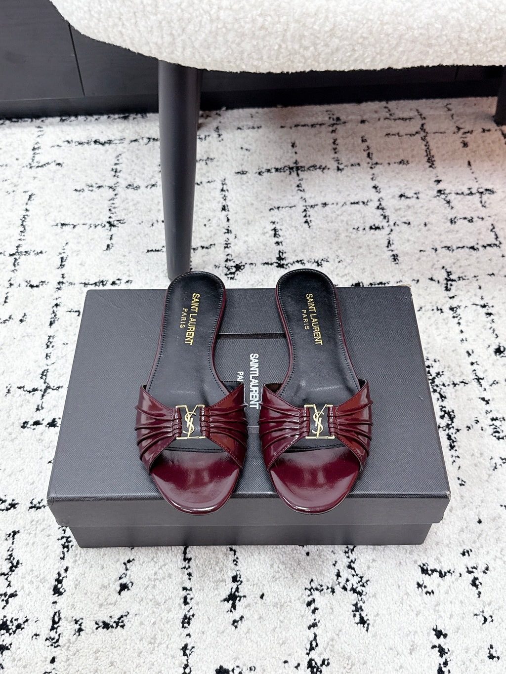 YSL Babylone Slides Burgundy in Cowhide 743657