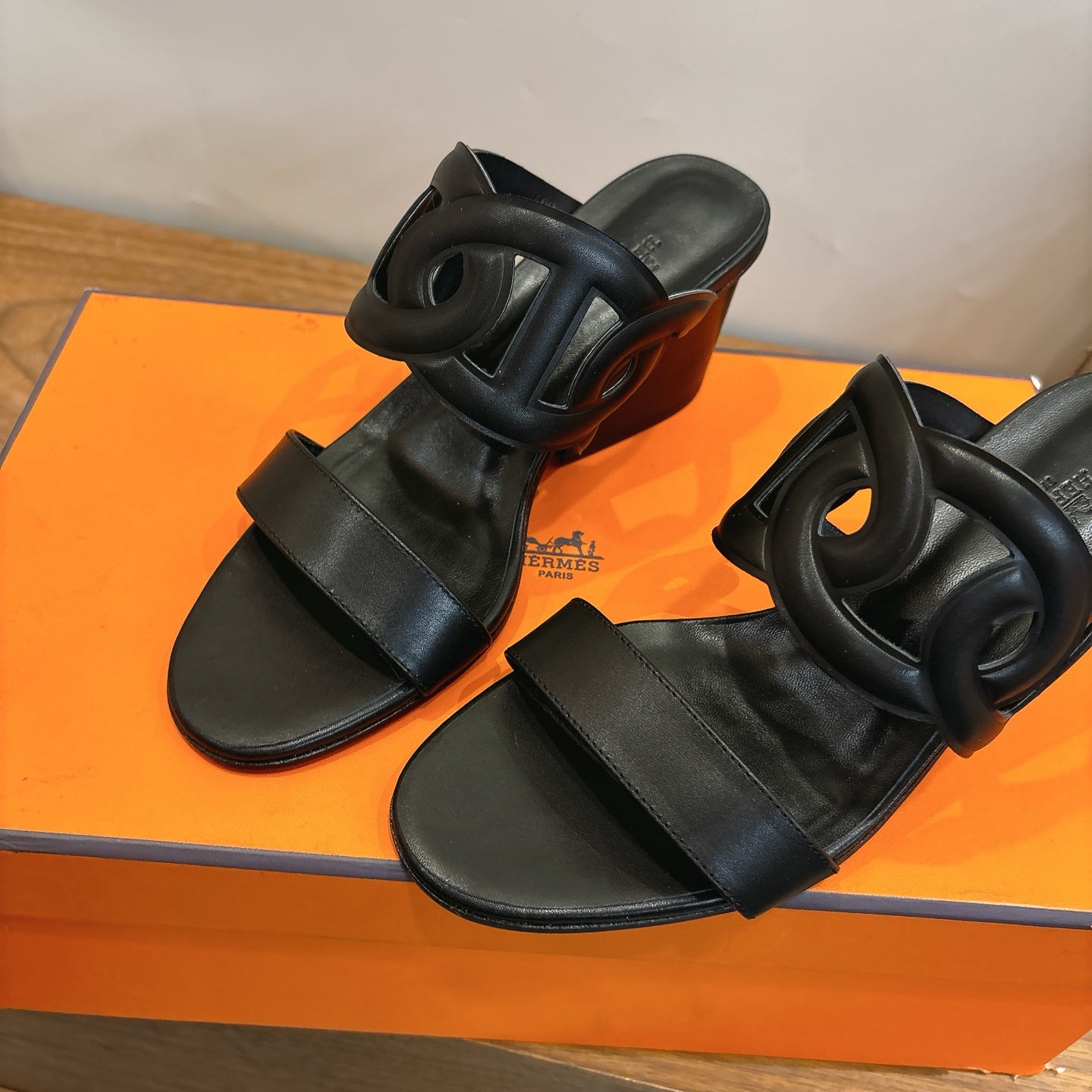 HM  Sandal 60 Black in Calfskin 743965