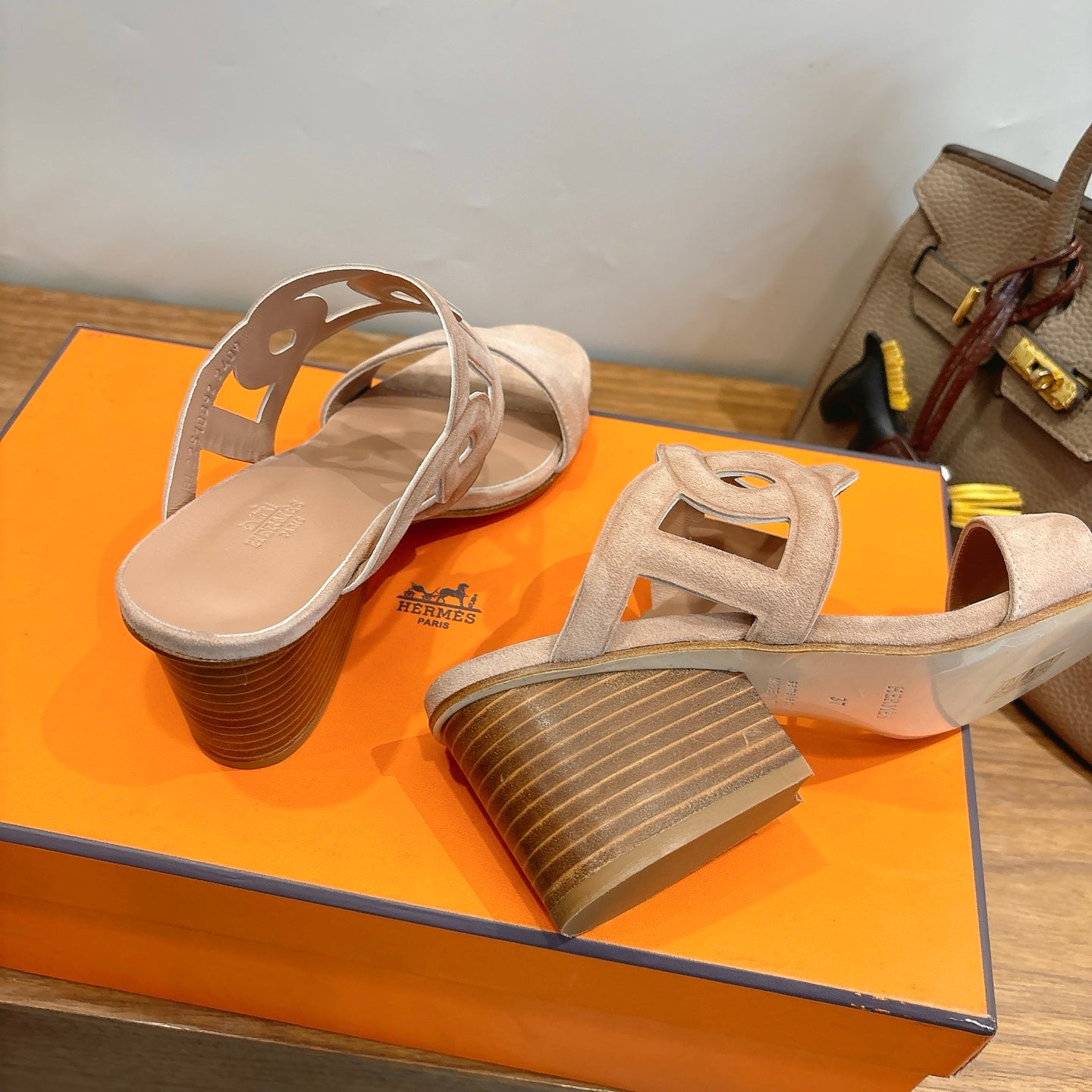 HM  Sandal 60 Beige in Suede 743970