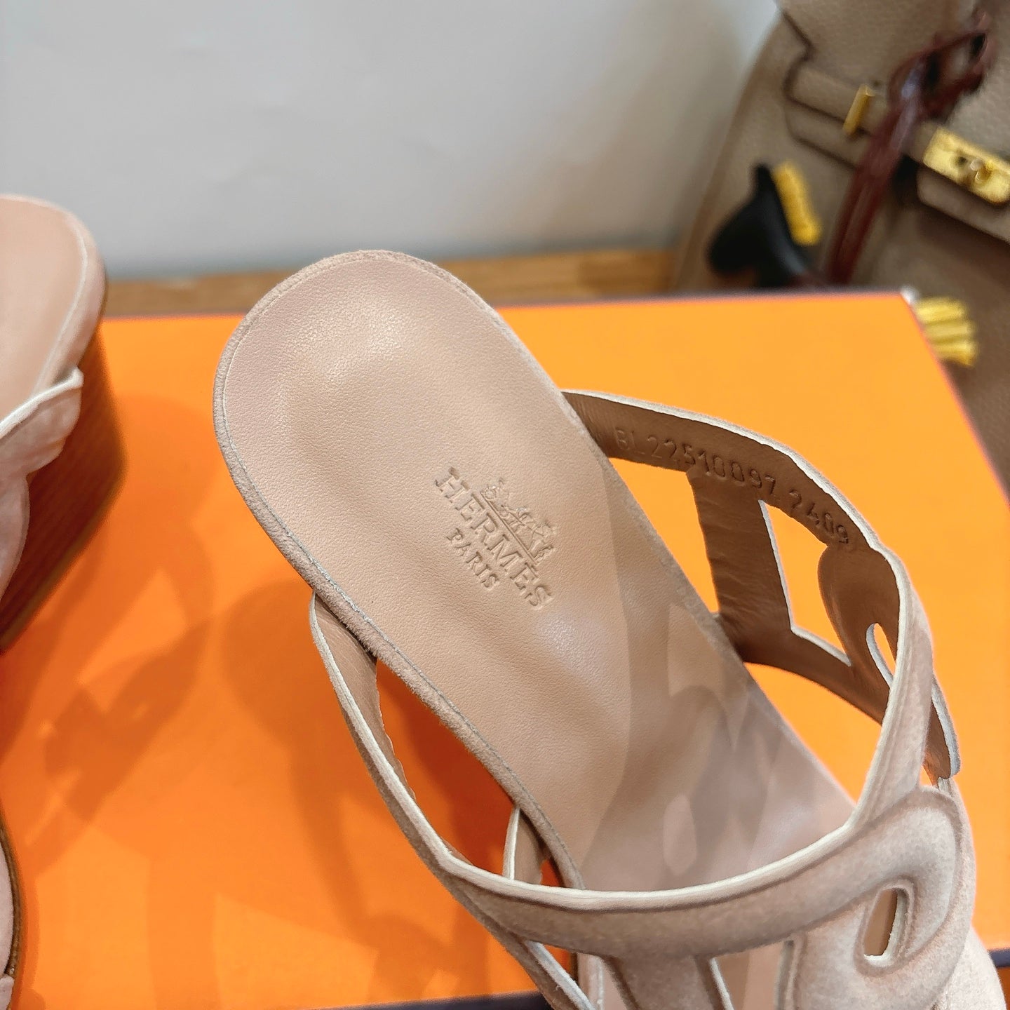 HM  Sandal 60 Beige in Suede 743970