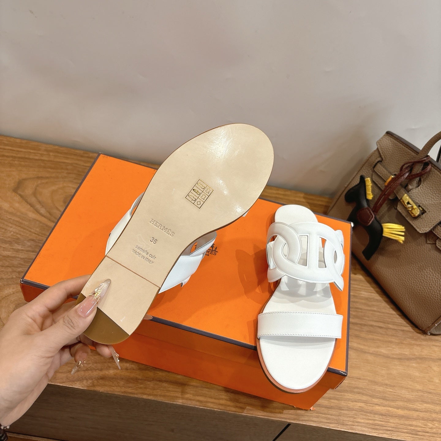 HM  Sandal White in Calfskin 743975