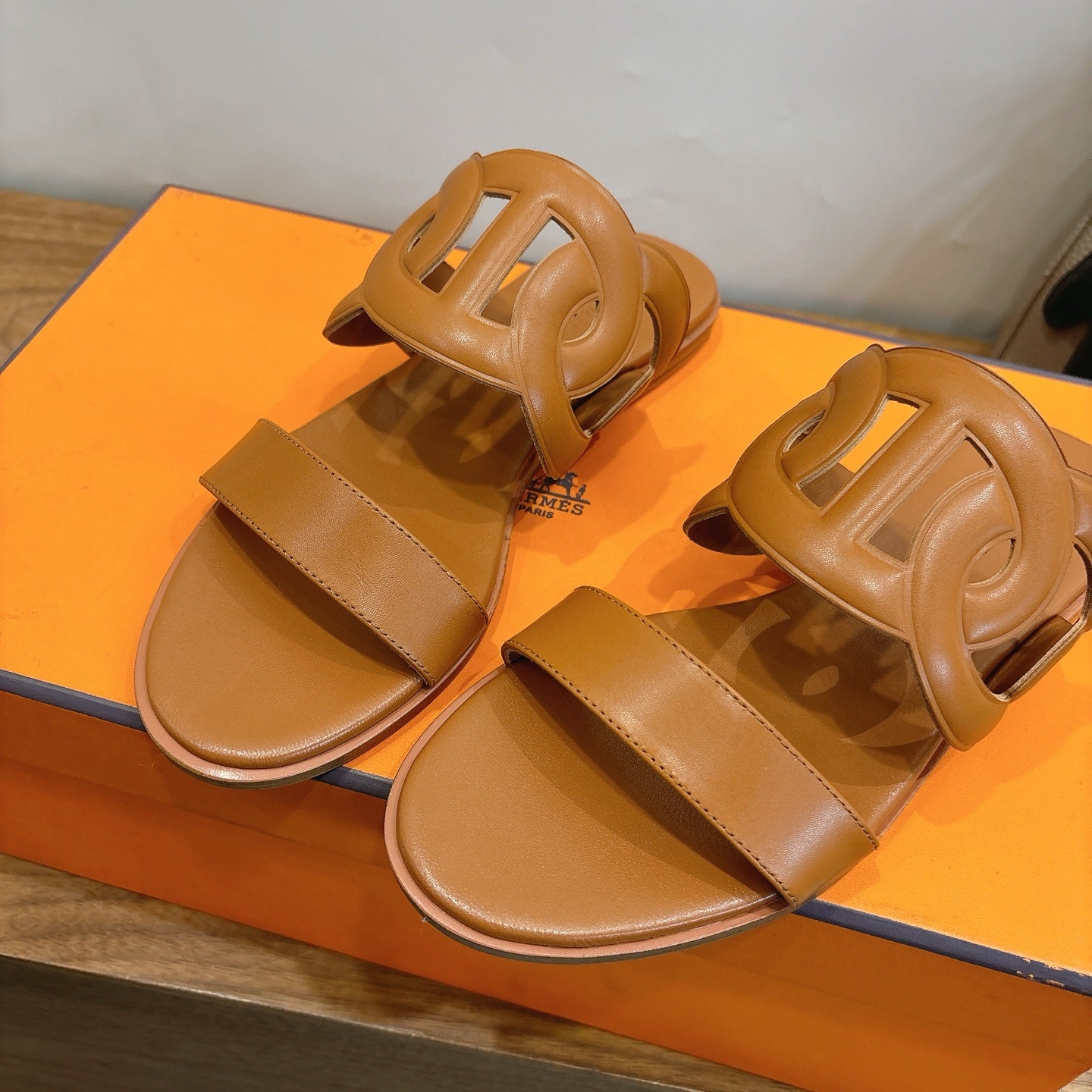 HM  Sandal Brown in Calfskin 743980