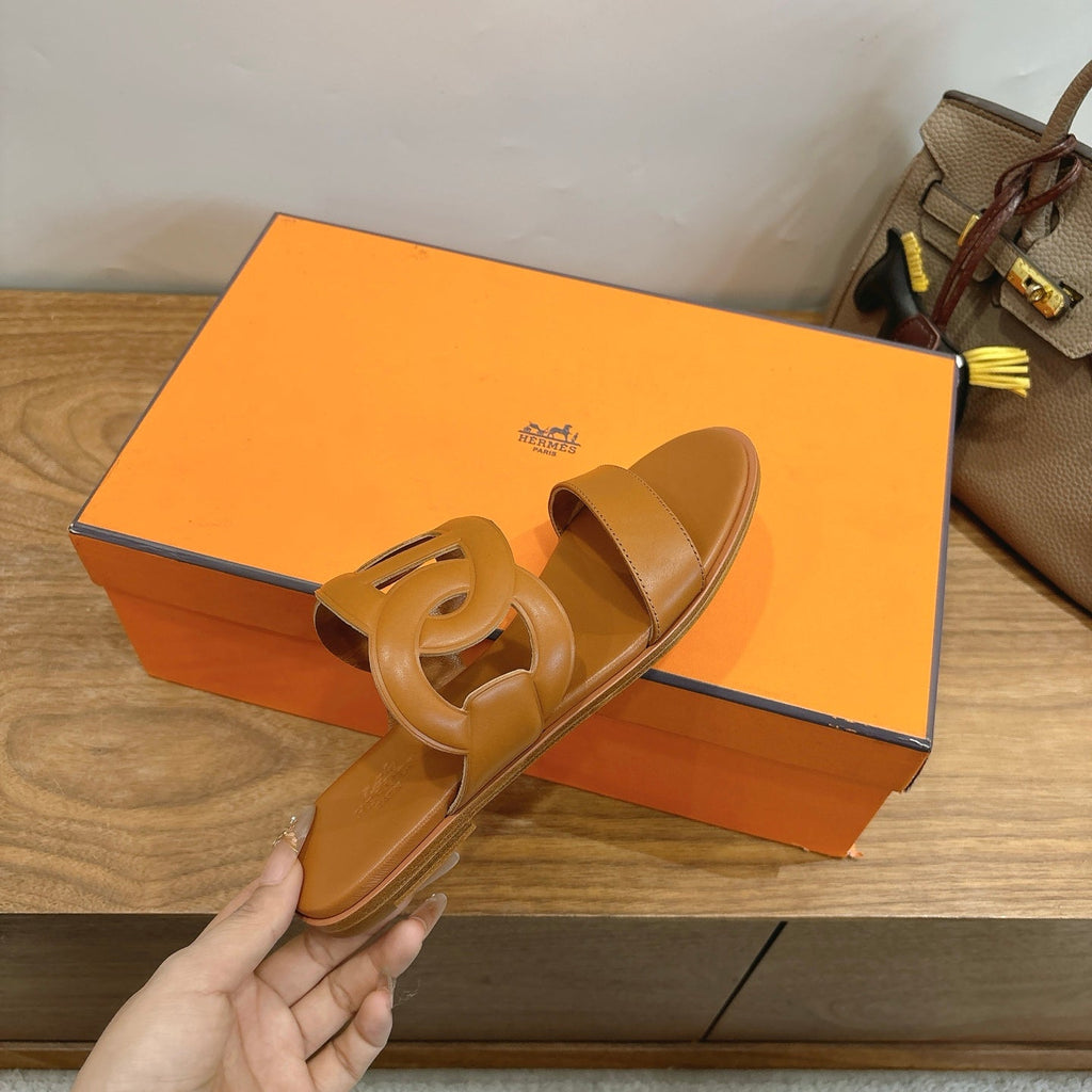 HM  Sandal Brown in Calfskin 743980
