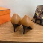 HM 26 Majeste 85 Pump Brown in Cowhide 744010