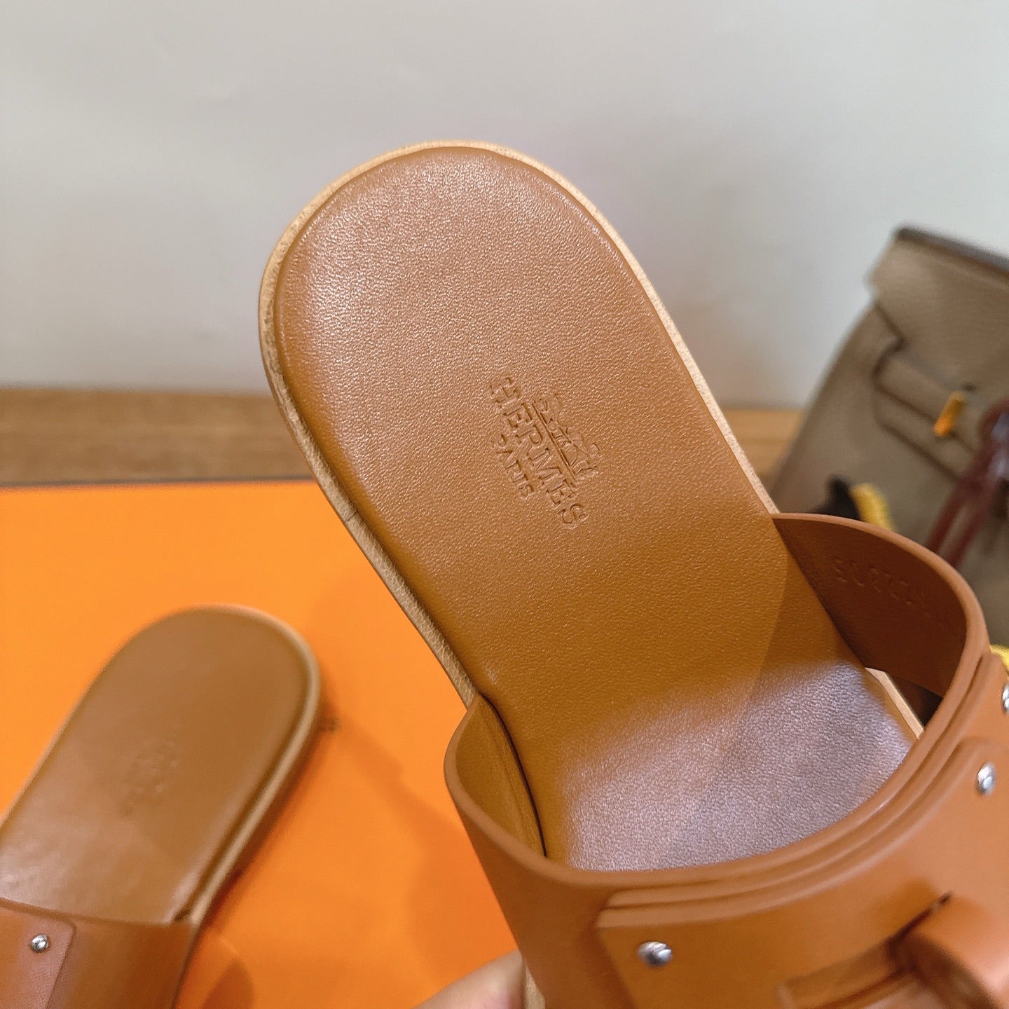 HM  July Sandal Brown in Cowhide 744060