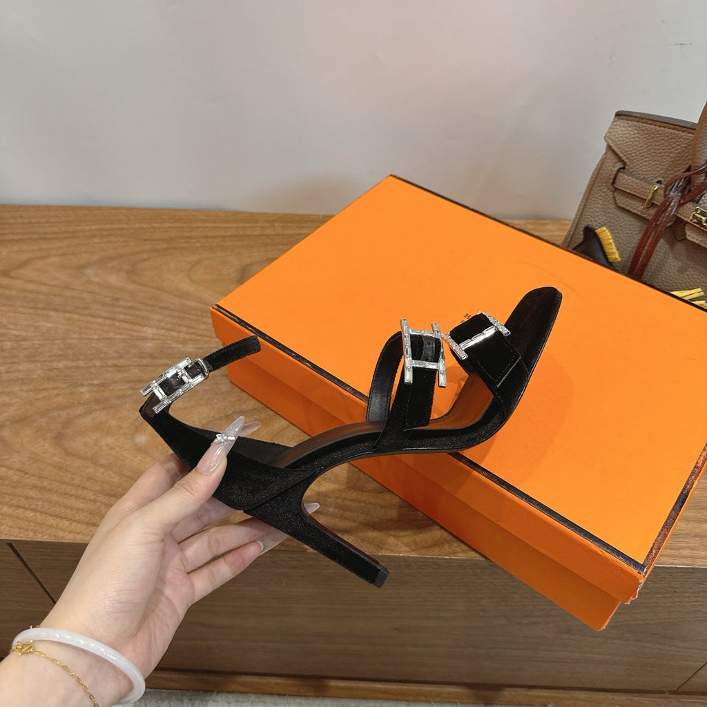 HM Liv Sandal 10.5 Black in Velvet 744072