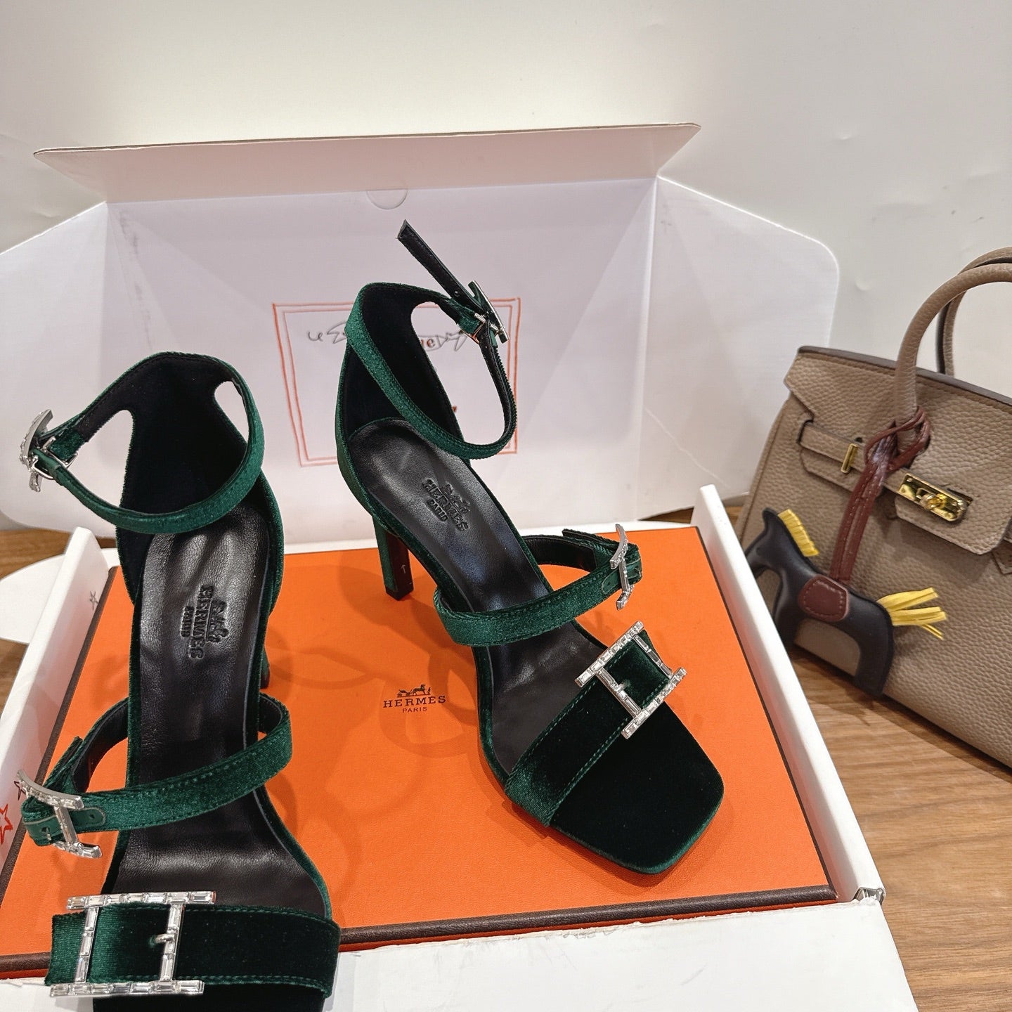 HM Liv Sandal 10.5 Dark Green in Velvet 744074