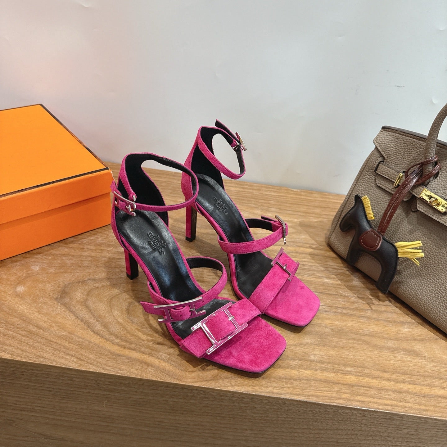 HM Liv Sandal 10.5 Pink in Deerskin 744076