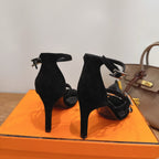 HM Liv Sandal 10.5 Black in Velvet 744077