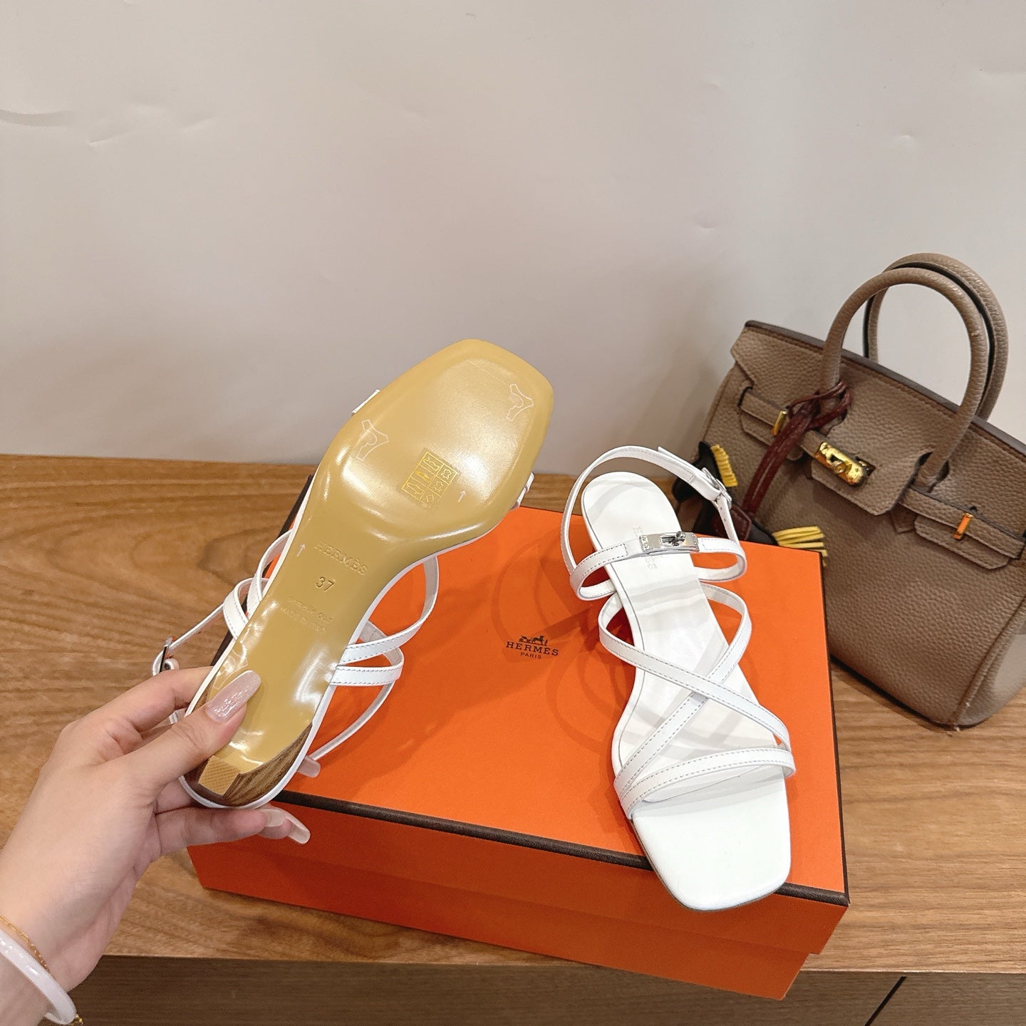 HM  June Sandal White in Cowhide 744047