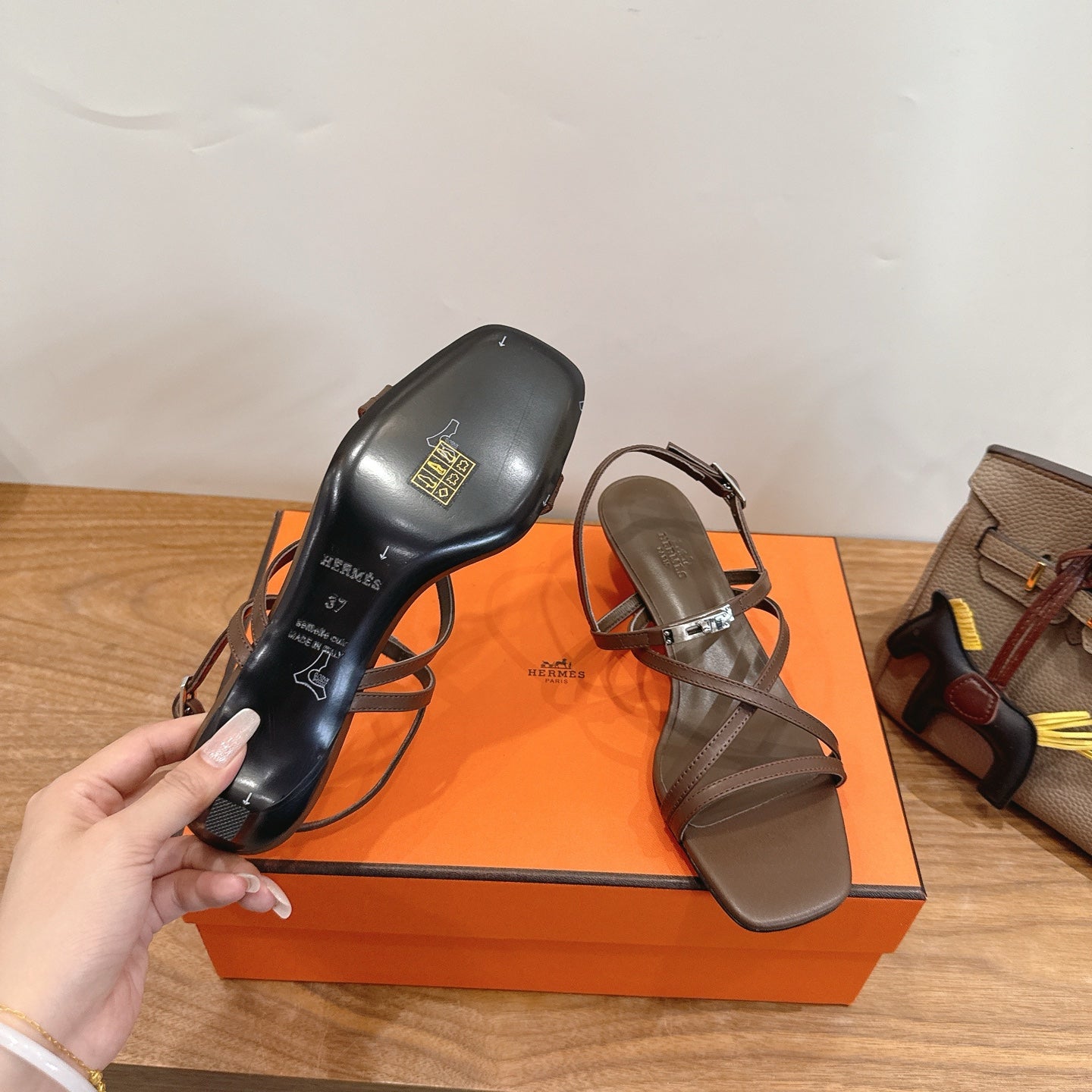 HM June Sandal Brown in Cowhide 744052
