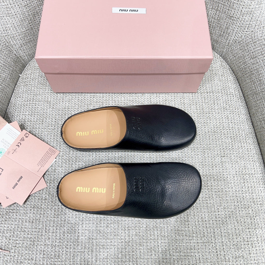 Miu 26 Mules Black in Cowhide 747403