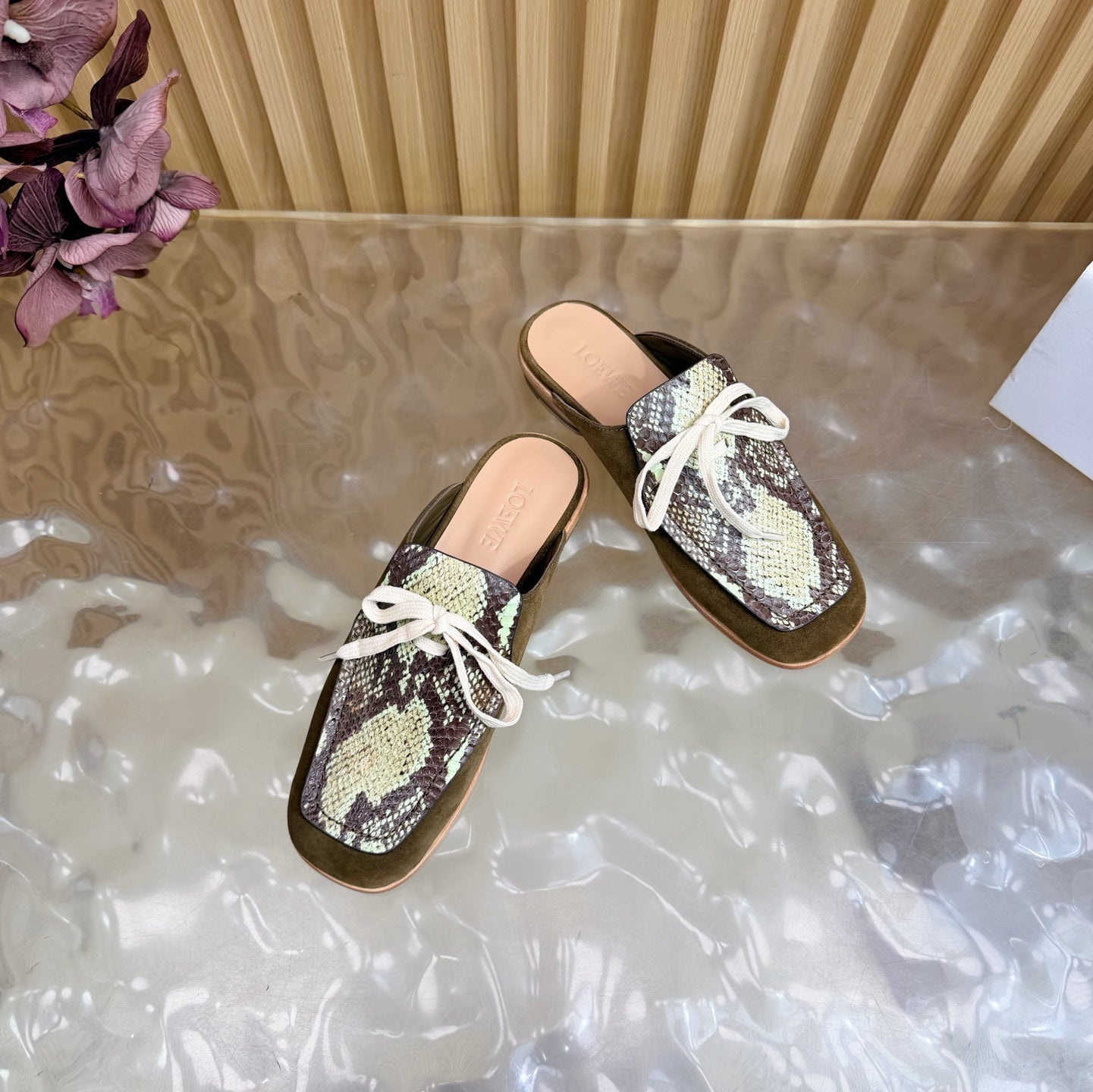 Loew Closed-Toe Slippers Olive Green in Fabric 749370