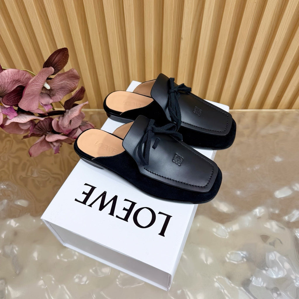 Loew Closed-Toe Slippers Black in Cowhide 749368