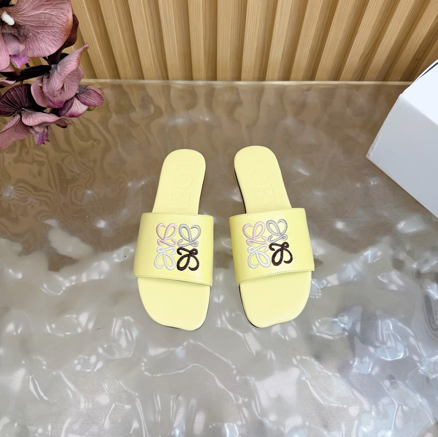 Loew Sandal Lemon Yellow in Sheepskin 749332
