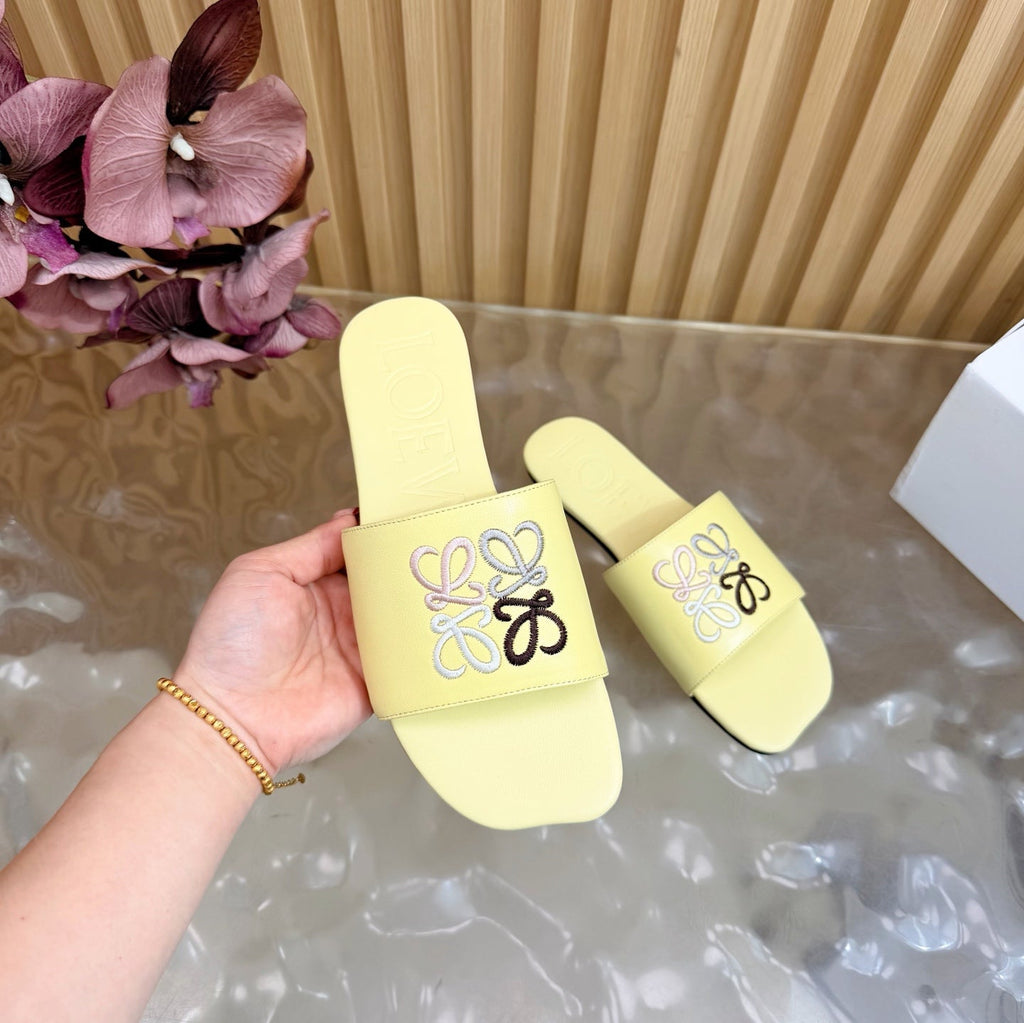 Loew Sandal Lemon Yellow in Sheepskin 749332