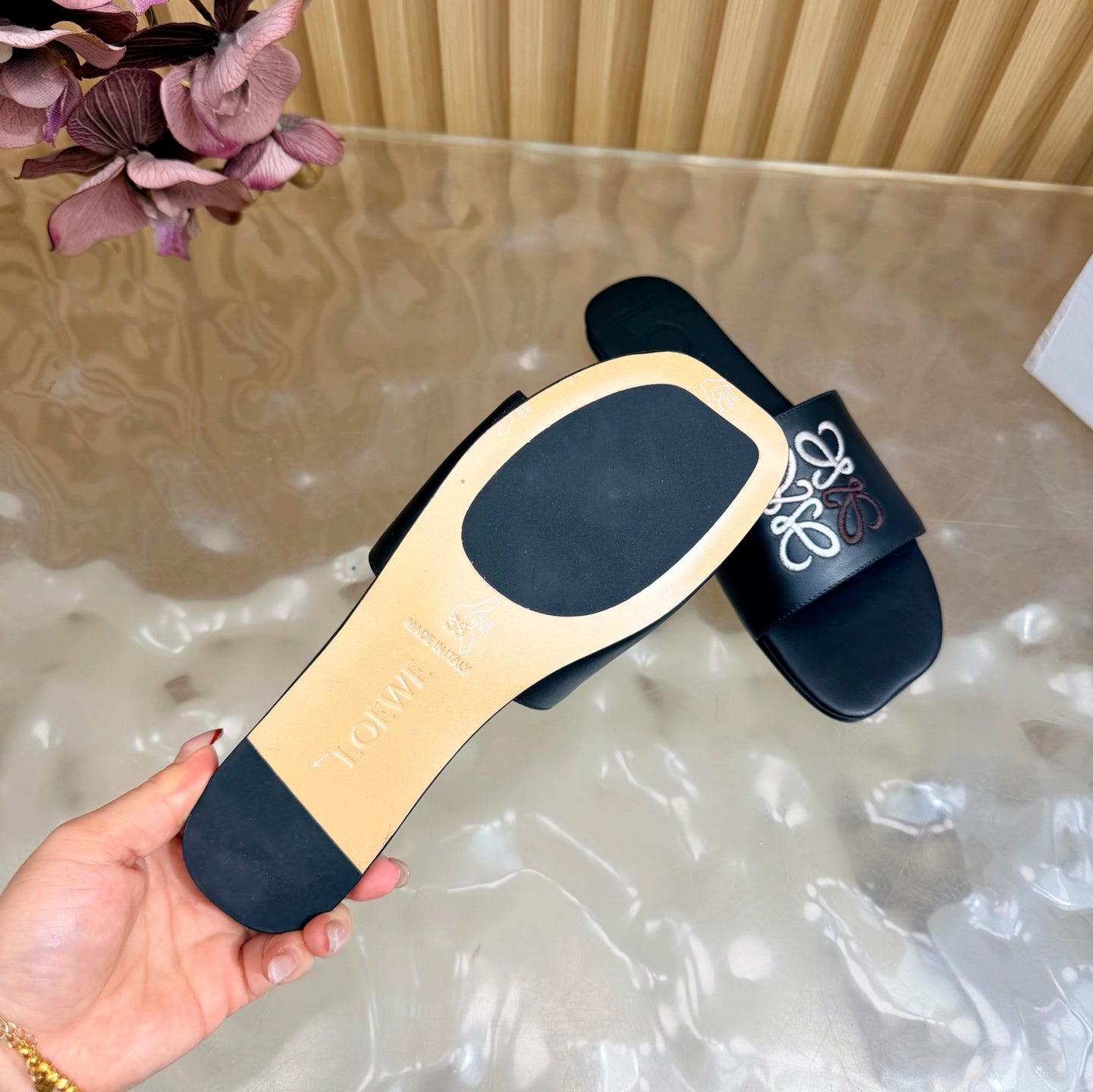 Loew Sandal Black in Sheepskin 749334