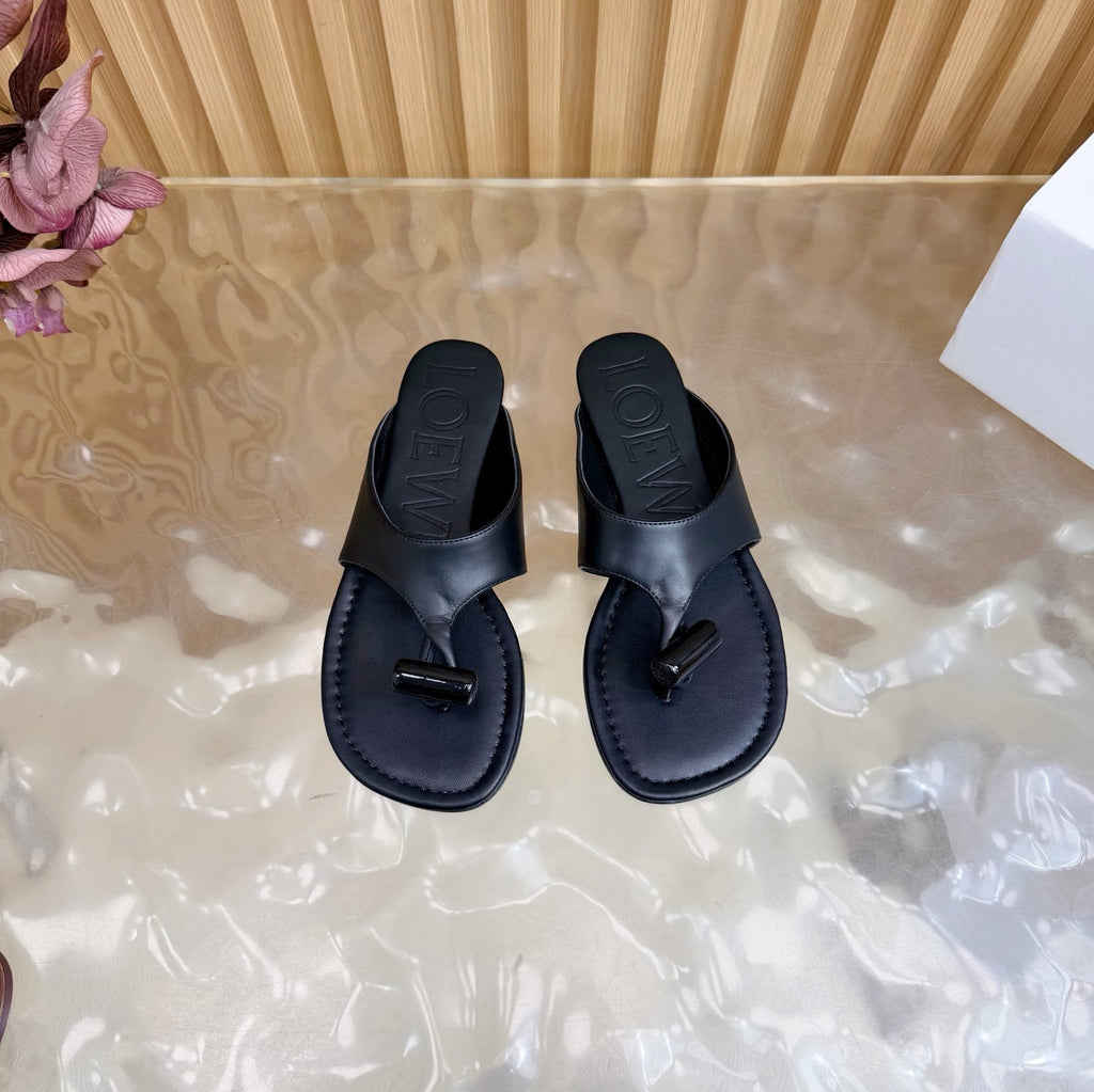 Loew Toggle Sandal Black in Cowhide 749328