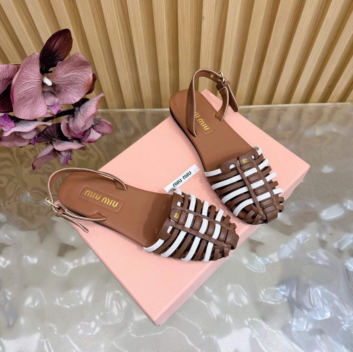 Miu Fisherman Sandal Brown White in Cowhide 749064