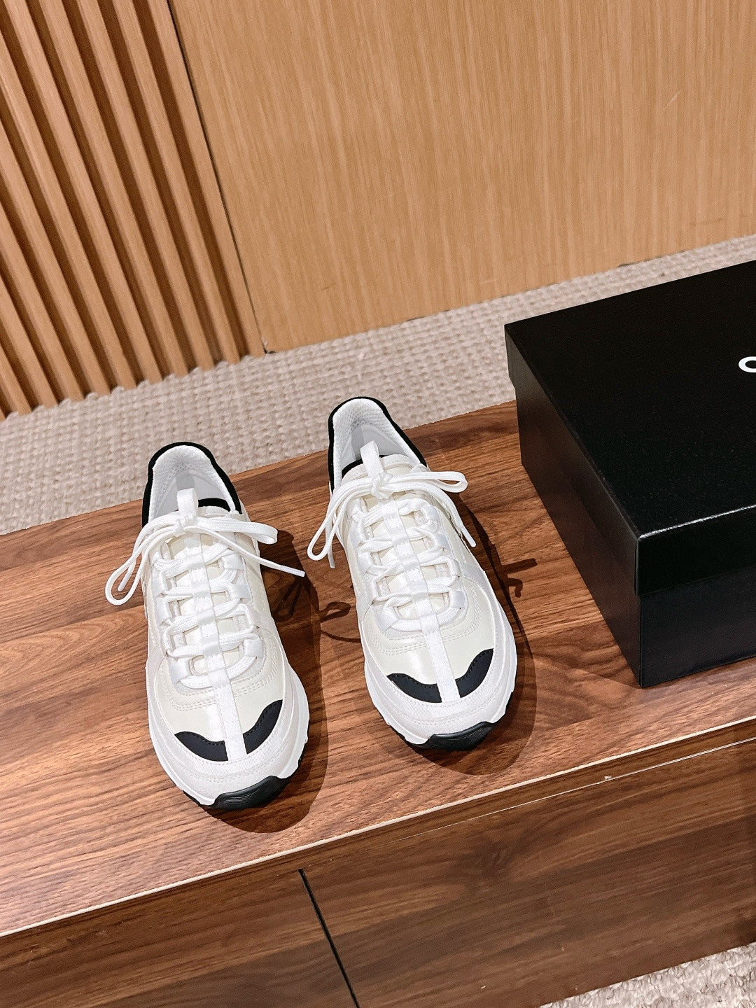 CC Sneaker White Black in Leather 753928
