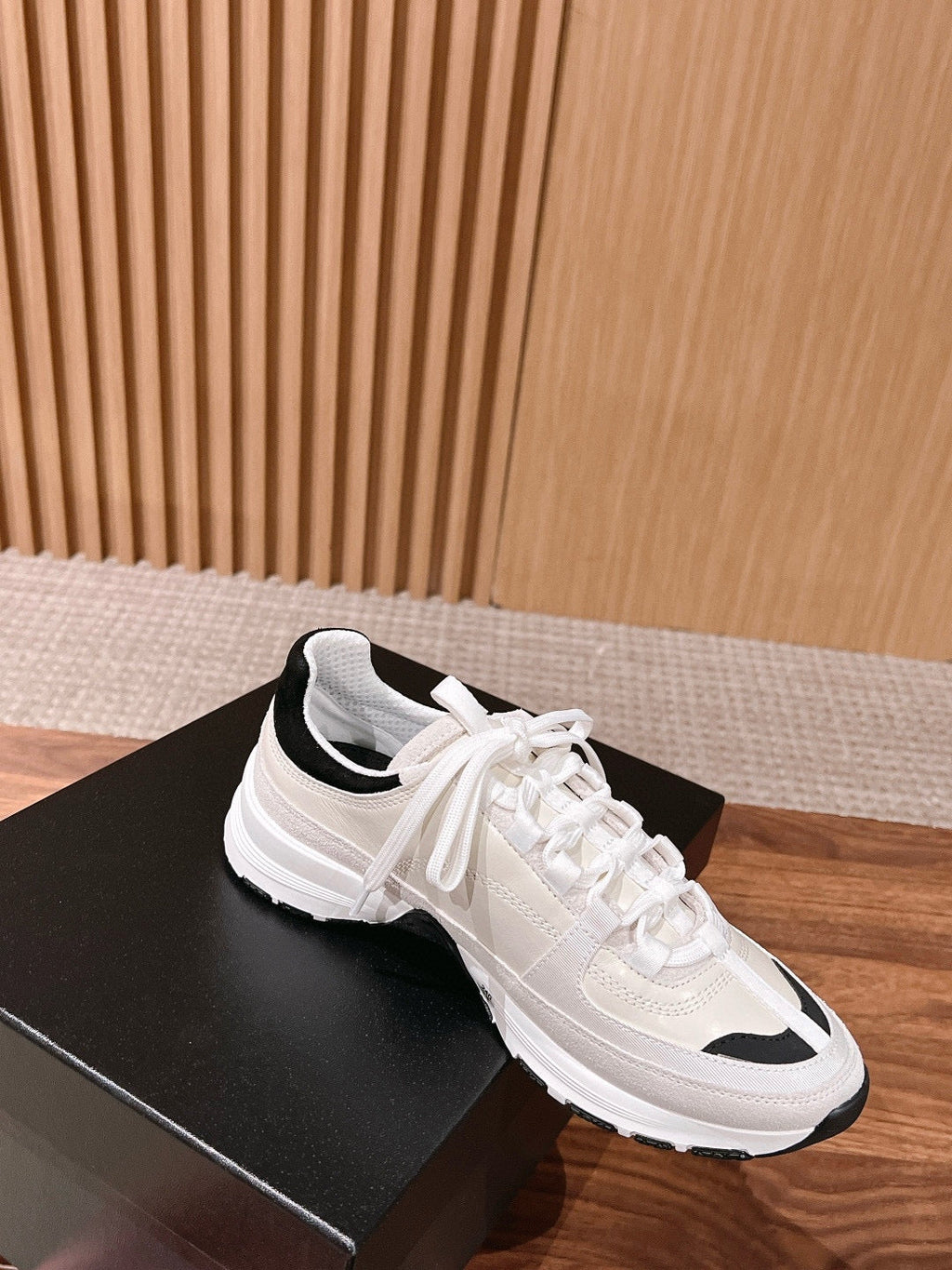CC Sneaker White Black in Leather 753928
