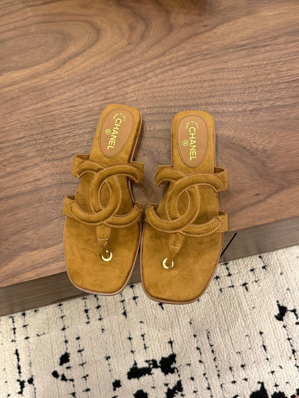 CC 26 Sandal Brown in Velvet 748532