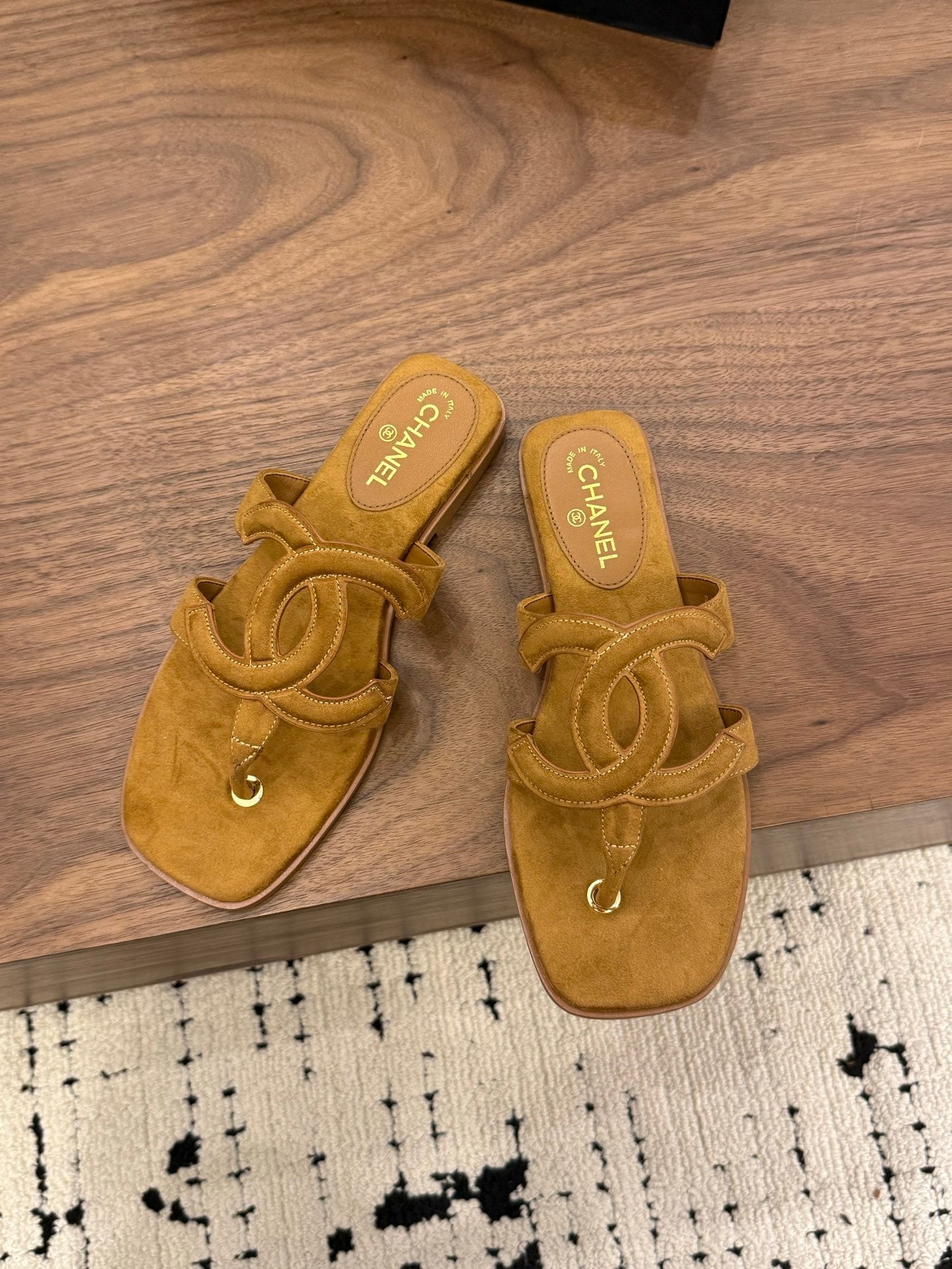 CC 26 Sandal Brown in Velvet 748532