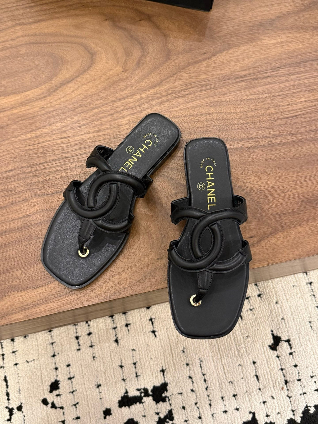 CC 26 Sandal Black in Cowhide 748531