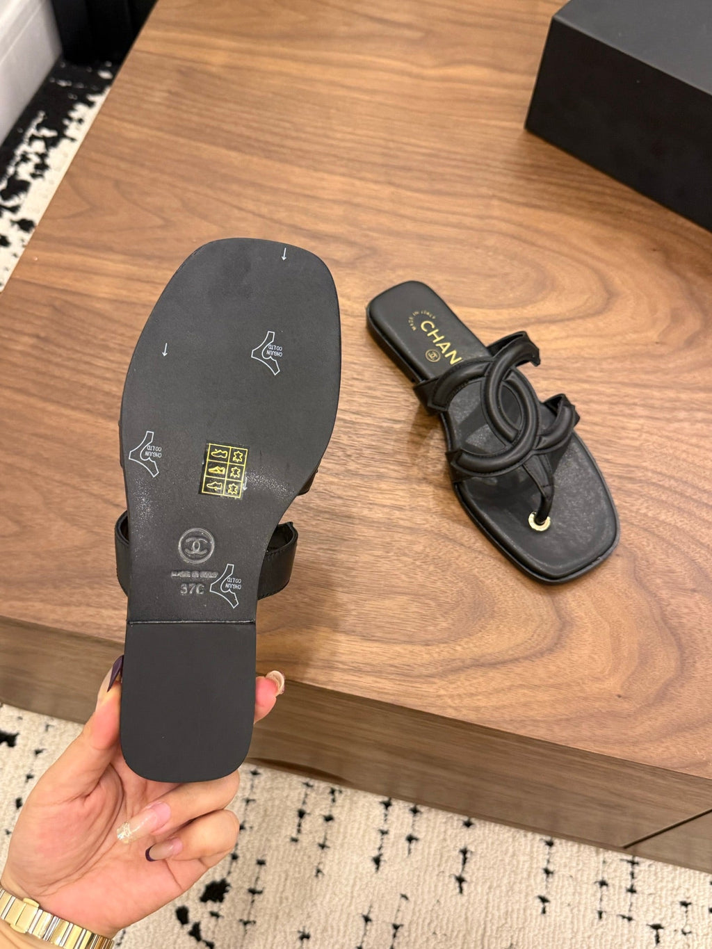 CC 26 Sandal Black in Cowhide 748531