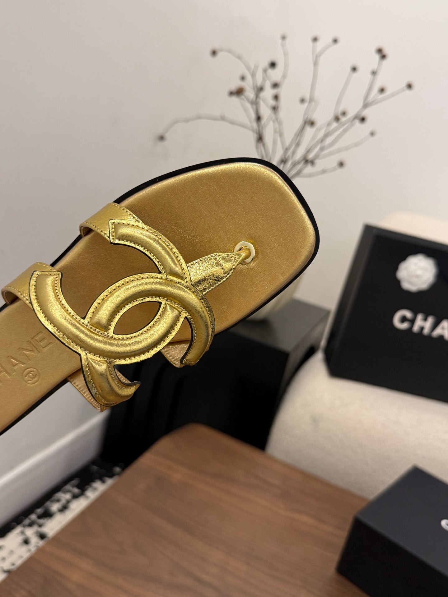CC 26 Sandal Gold in Cowhide 748529