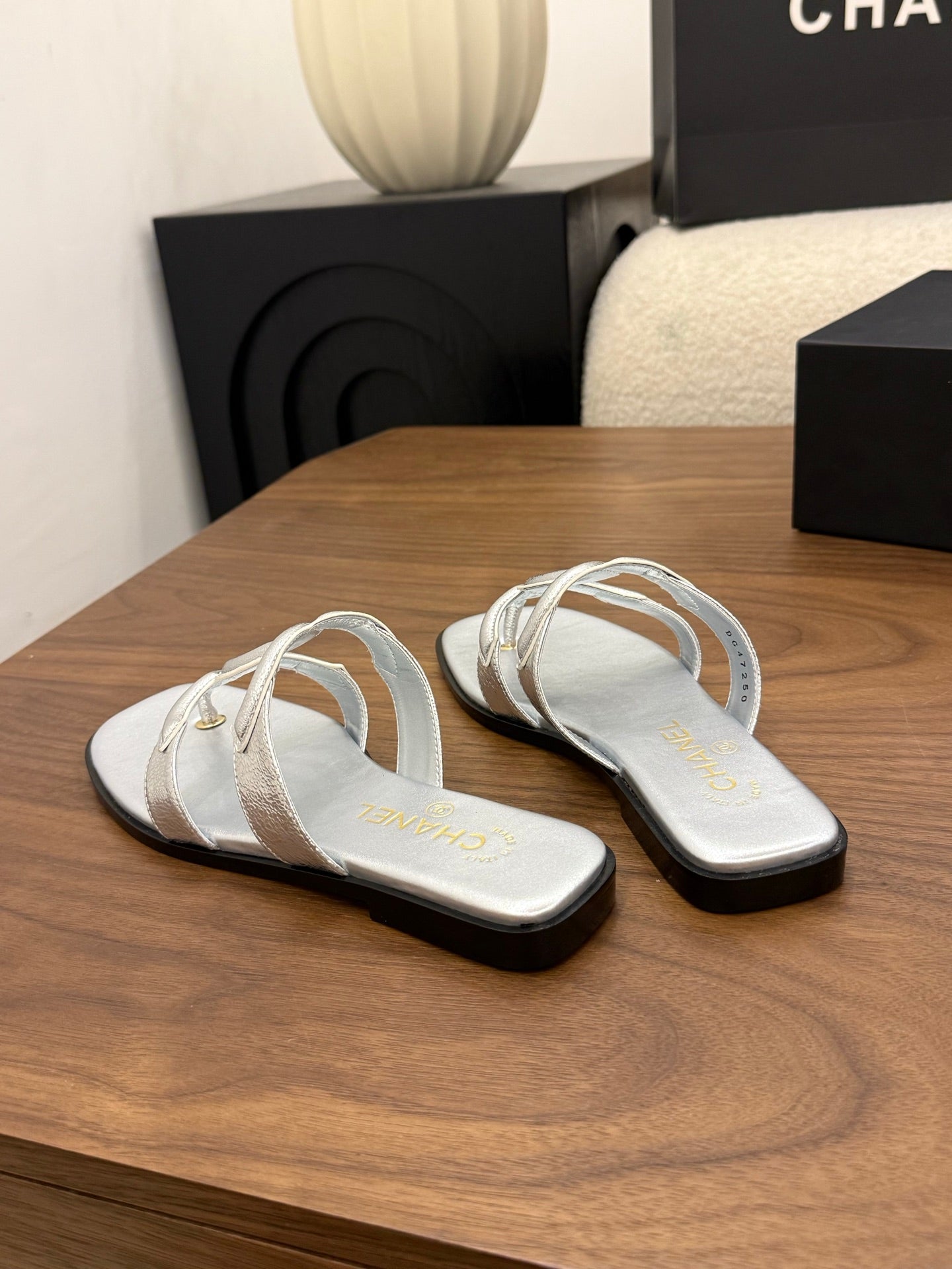 CC 26 Sandal Silver in Cowhide 748528