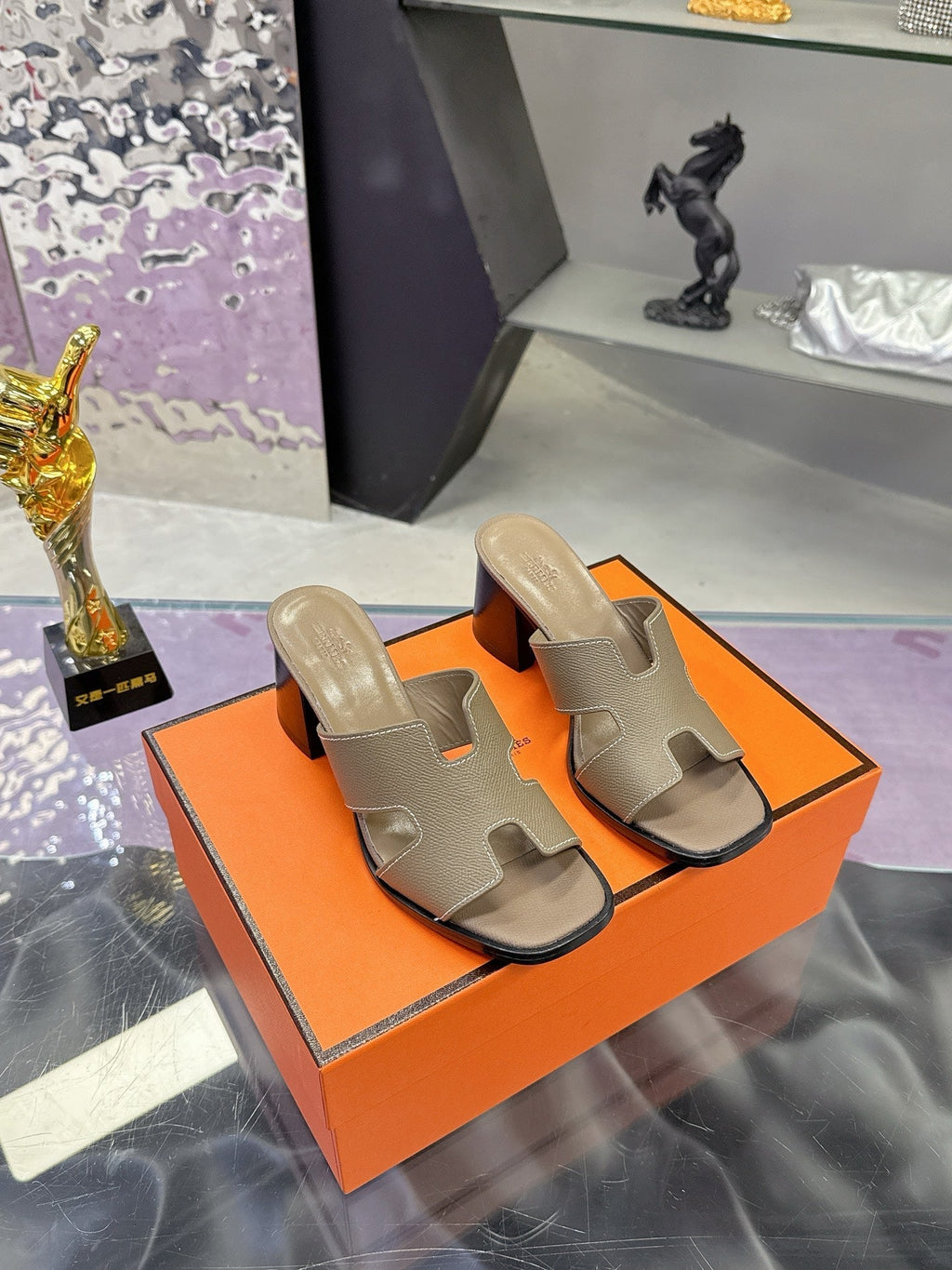 HM Sandal 90mm Taupe in Cowhide 757934