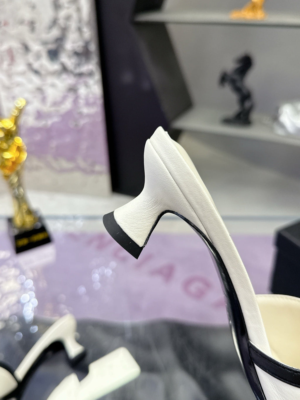 CC Double C Logo Kitten Heel 25mm Sandals White in Leather 757850