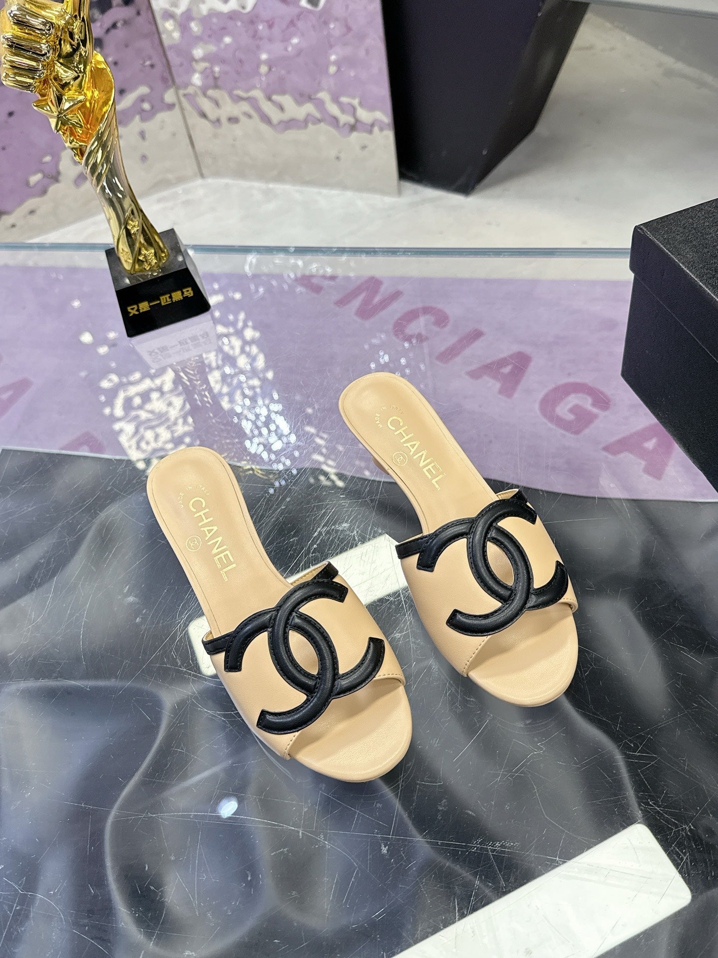 CC Double C Logo Kitten Heel 25mm Sandals Beige in Leather 757853