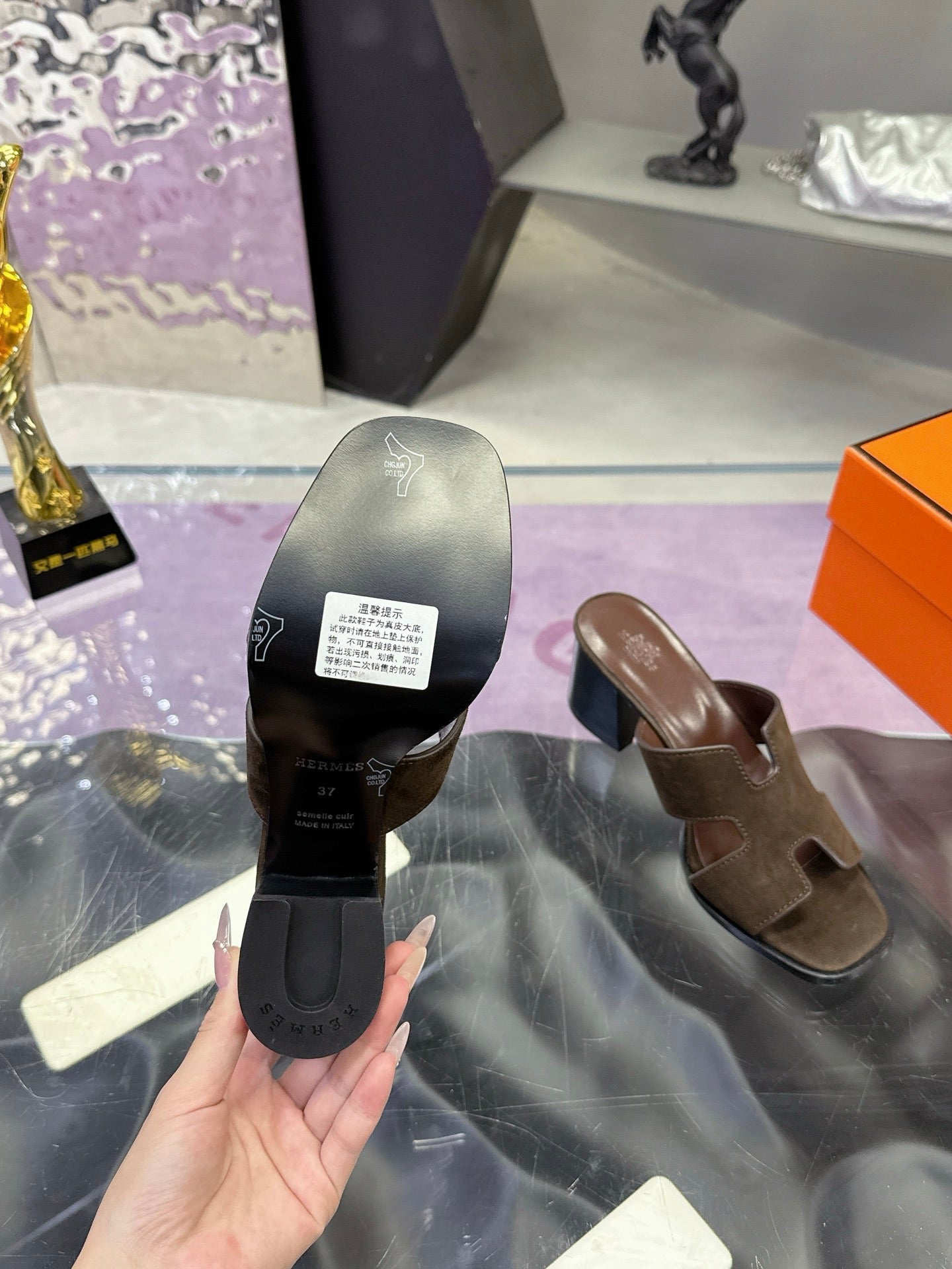 HM Sandal 90mm Dark Brown in Sandblasted Cowhide 757937