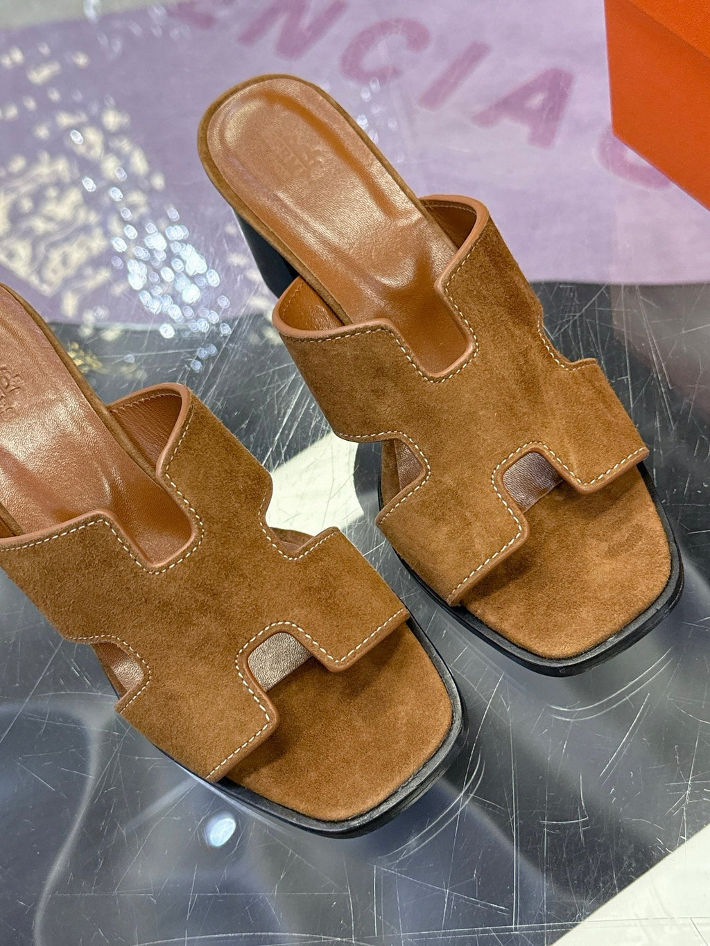 HM Sandal 90mm Brown in Sandblasted Cowhide 757938