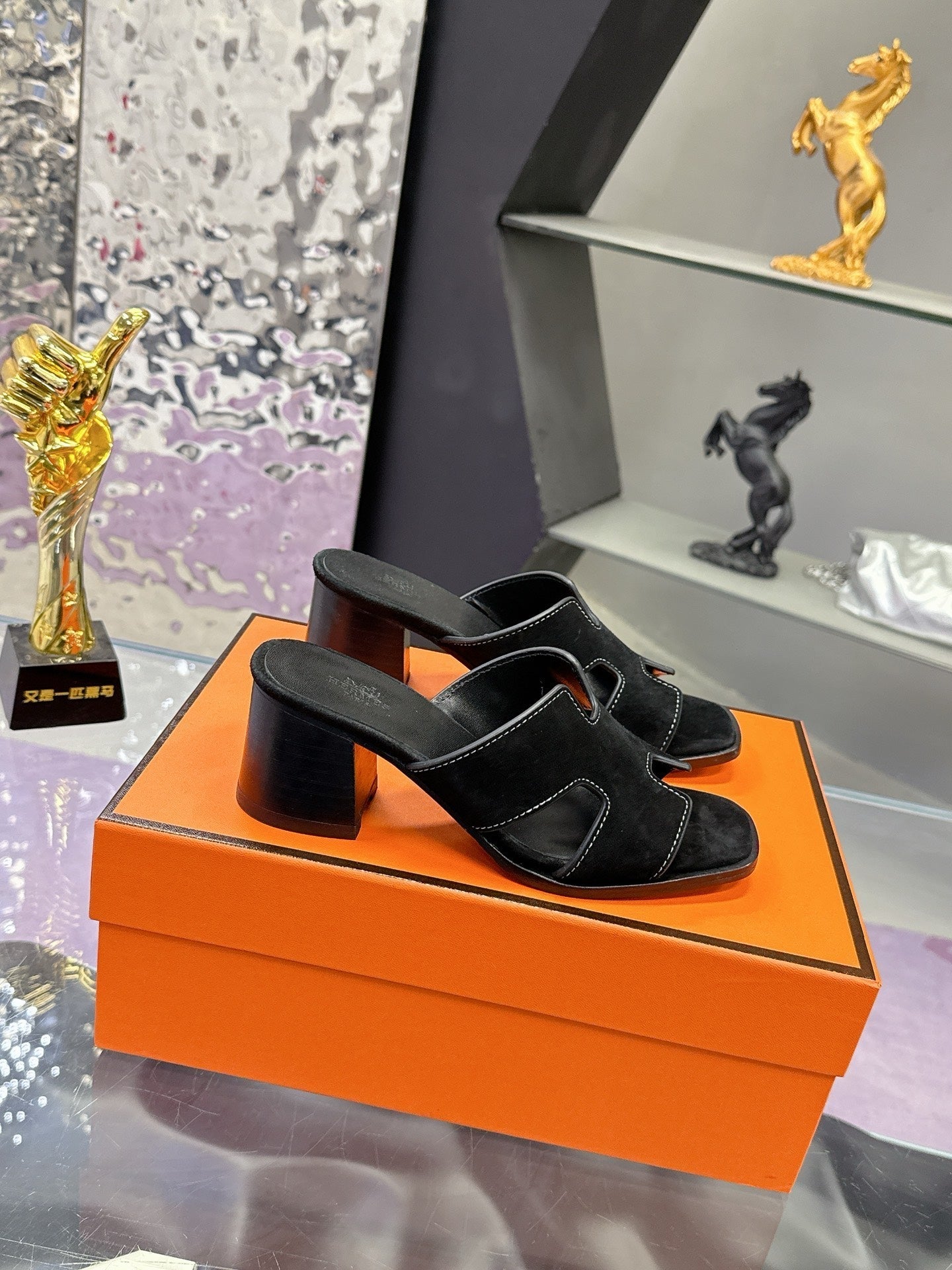 HM Sandal 90mm Black in Sandblasted Cowhide 757939