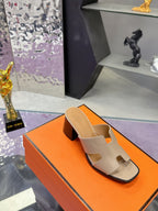 HM Sandal 90mm Beige in Cowhide 757943