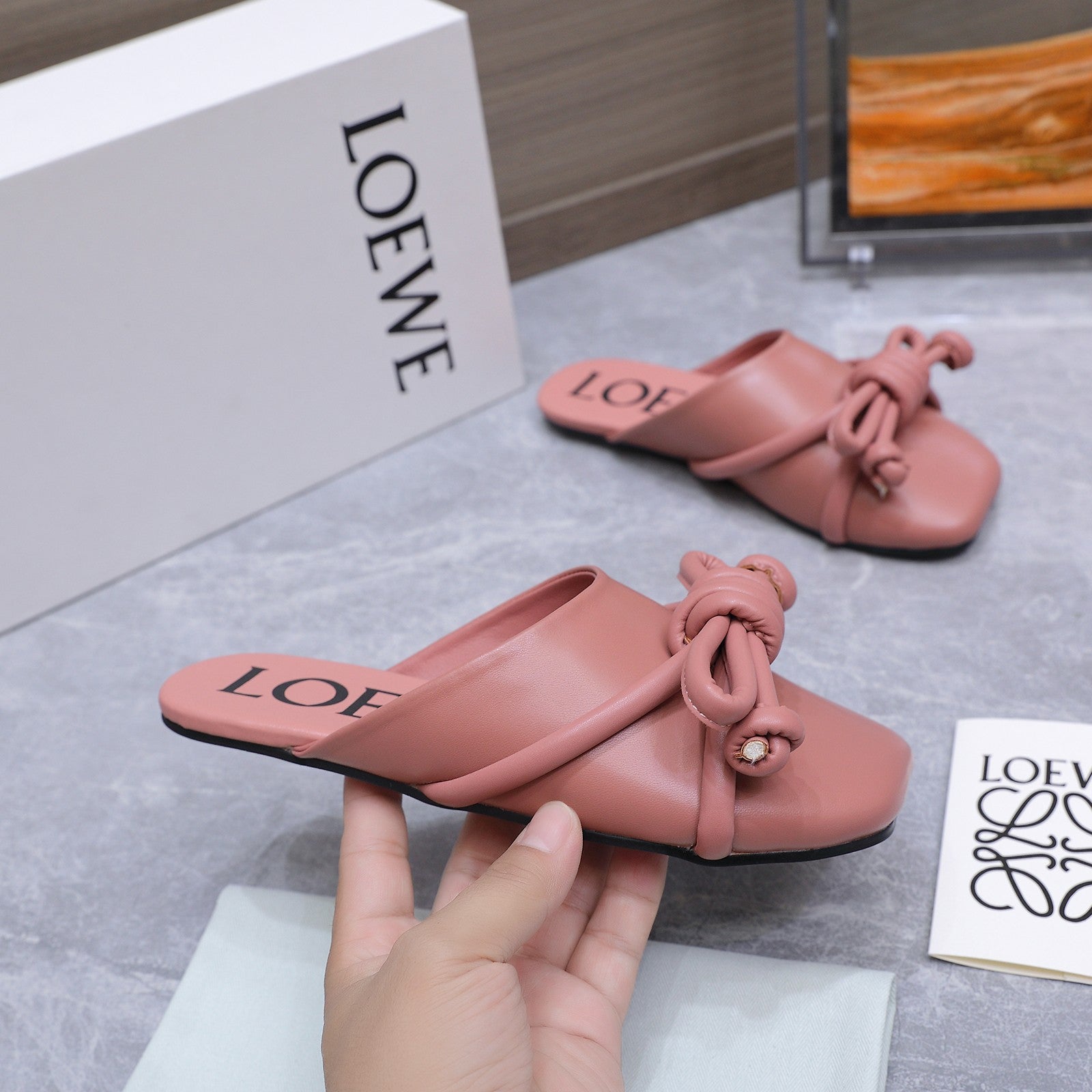 Loew 26 Knotted Closed-Toe Flat Mules Earthy Pink in Lambskin 759434
