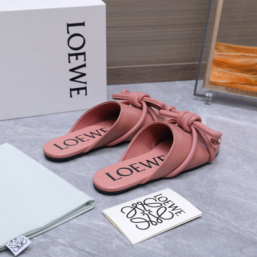 Loew 26 Knotted Closed-Toe Flat Mules Earthy Pink in Lambskin 759434