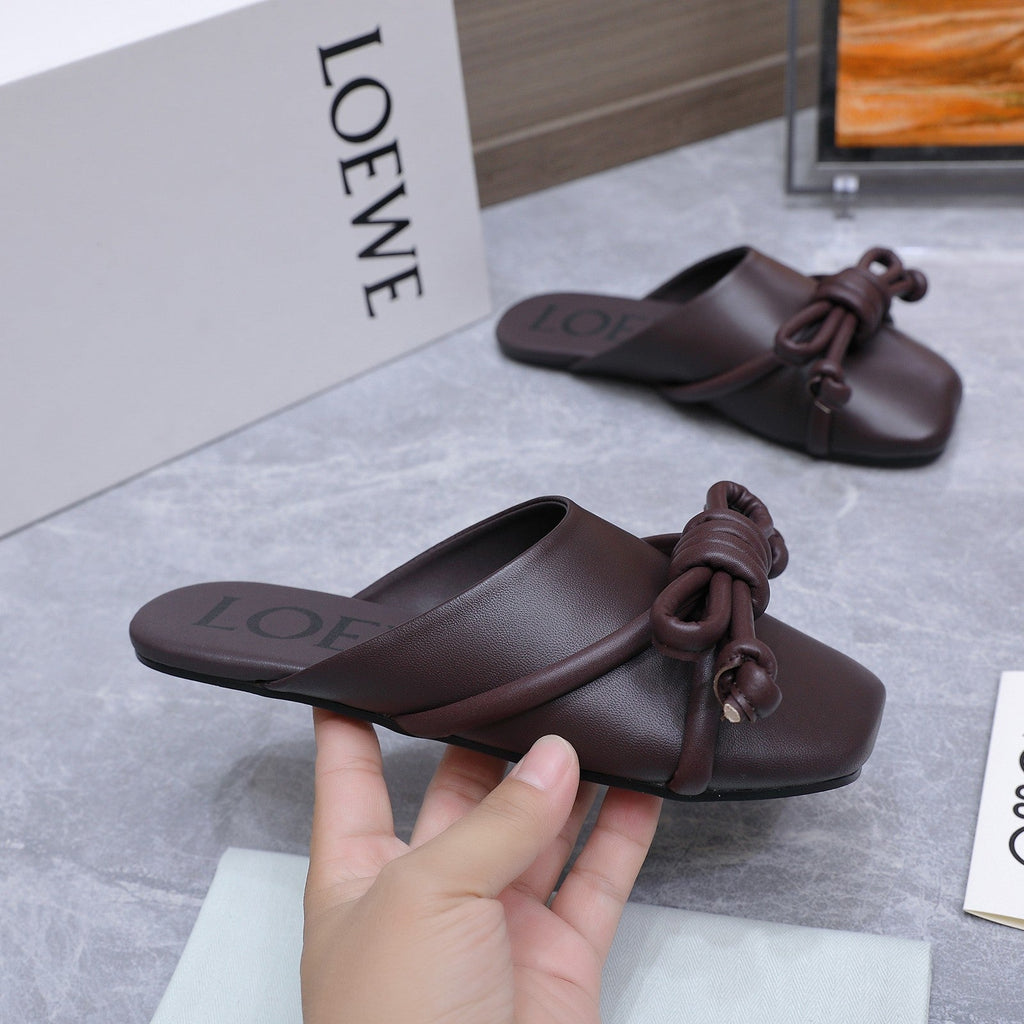 Loew 26 Knotted Closed-Toe Flat Mules Chocolate in Lambskin 759435