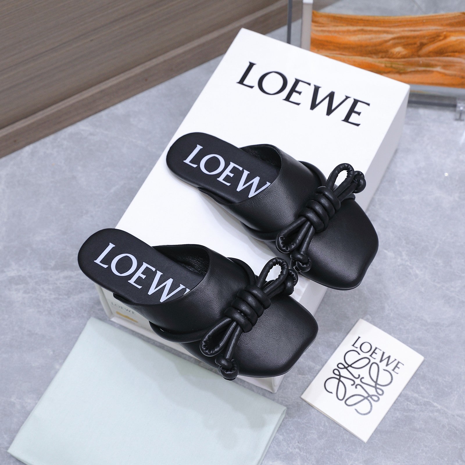 Loew 26 Knotted Closed-Toe Flat Mules Black in Lambskin 759436