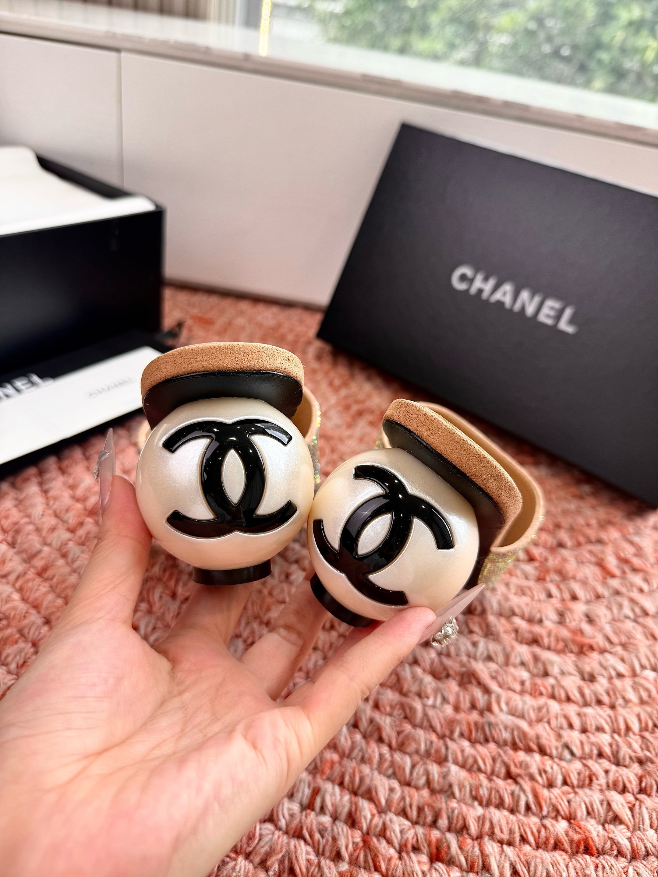 CC 26SS Pearl Heel 70mm Bow Sandals Gold in Cowhide 760559