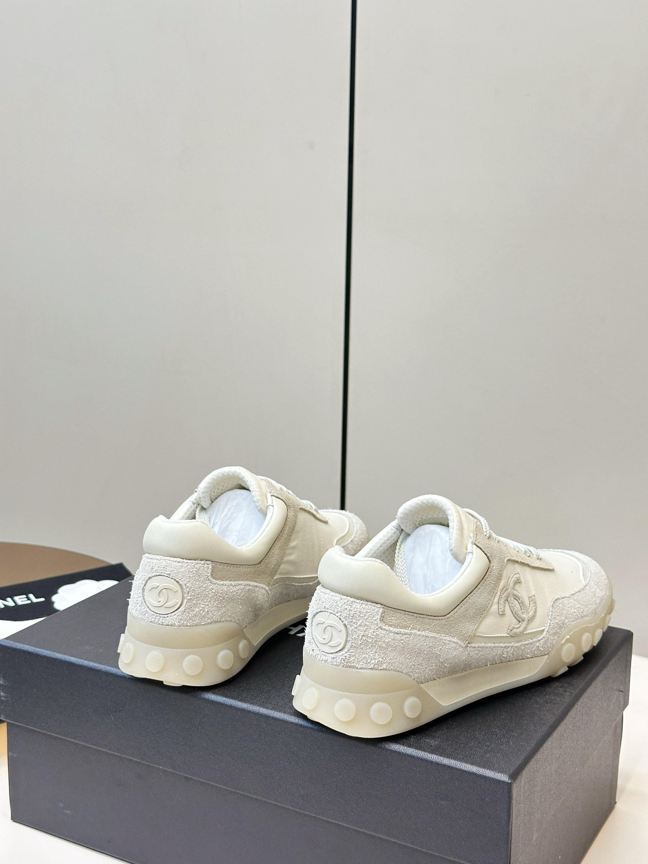 CC 26S Baseball Shoes Ivory in Suede and cotton Panels 771239