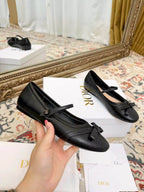 CD Ballerina Flats with a Bow Black in Sheepskin 771786